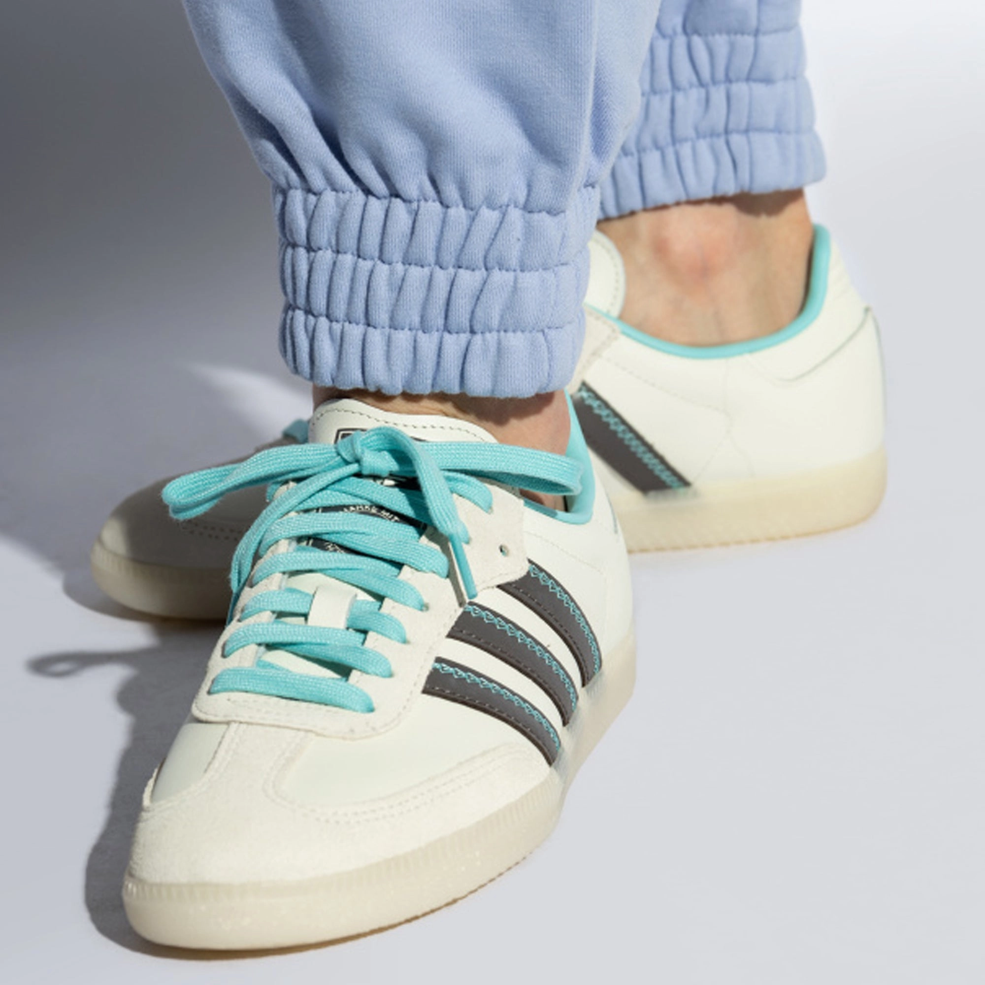 ADIDAS ORIGINALS | SAMBA OG { IVORY/CHARCOAL/EASY MINT