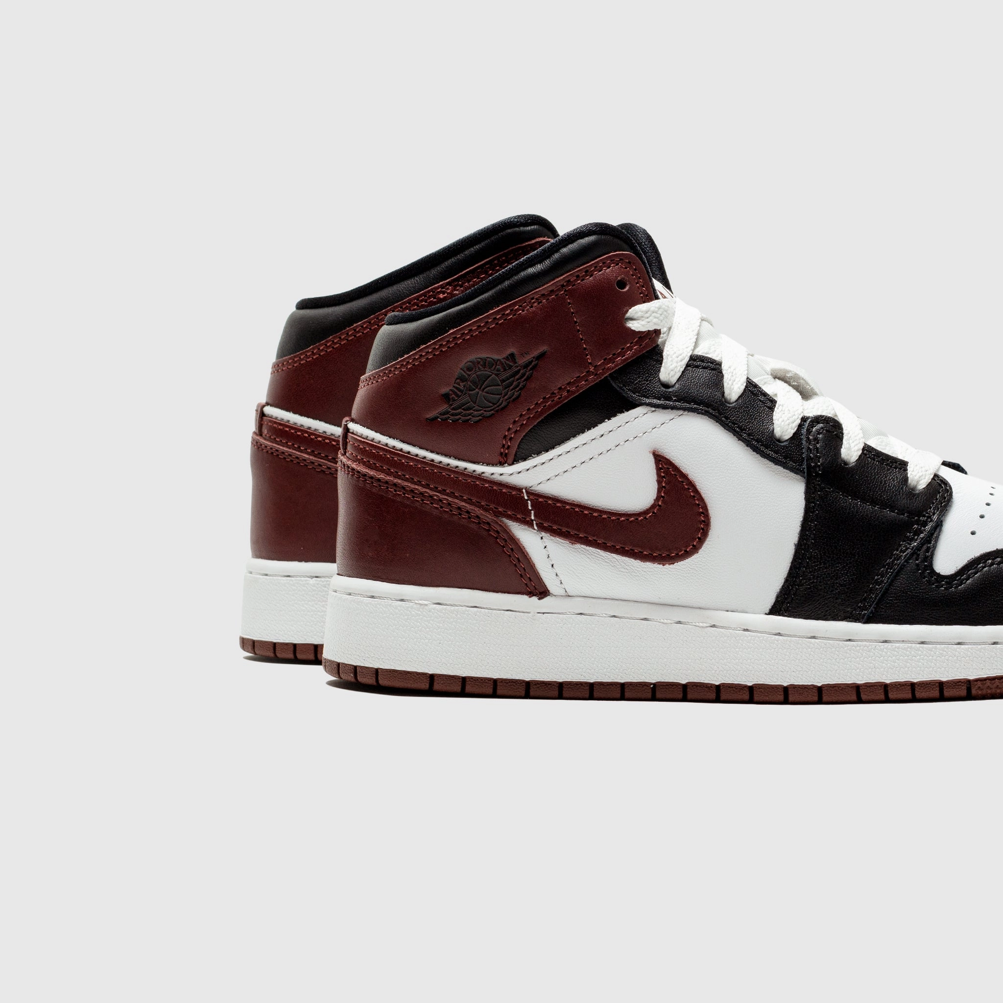 AIR JORDAN 1 MID SE (GS) DARK PONY