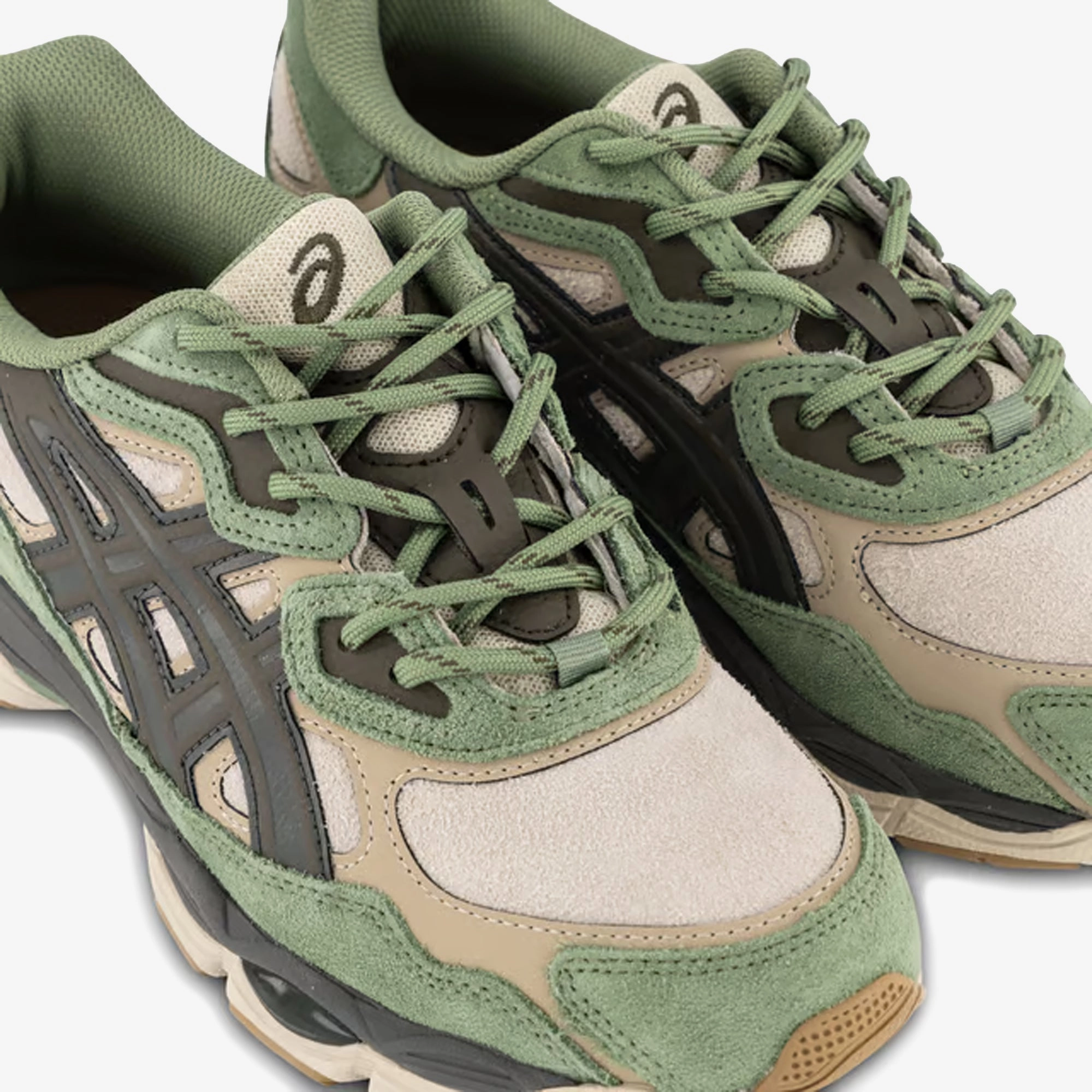 ASICS | GEL-NYC { FEATHER GREY/TRUFFLE GREY