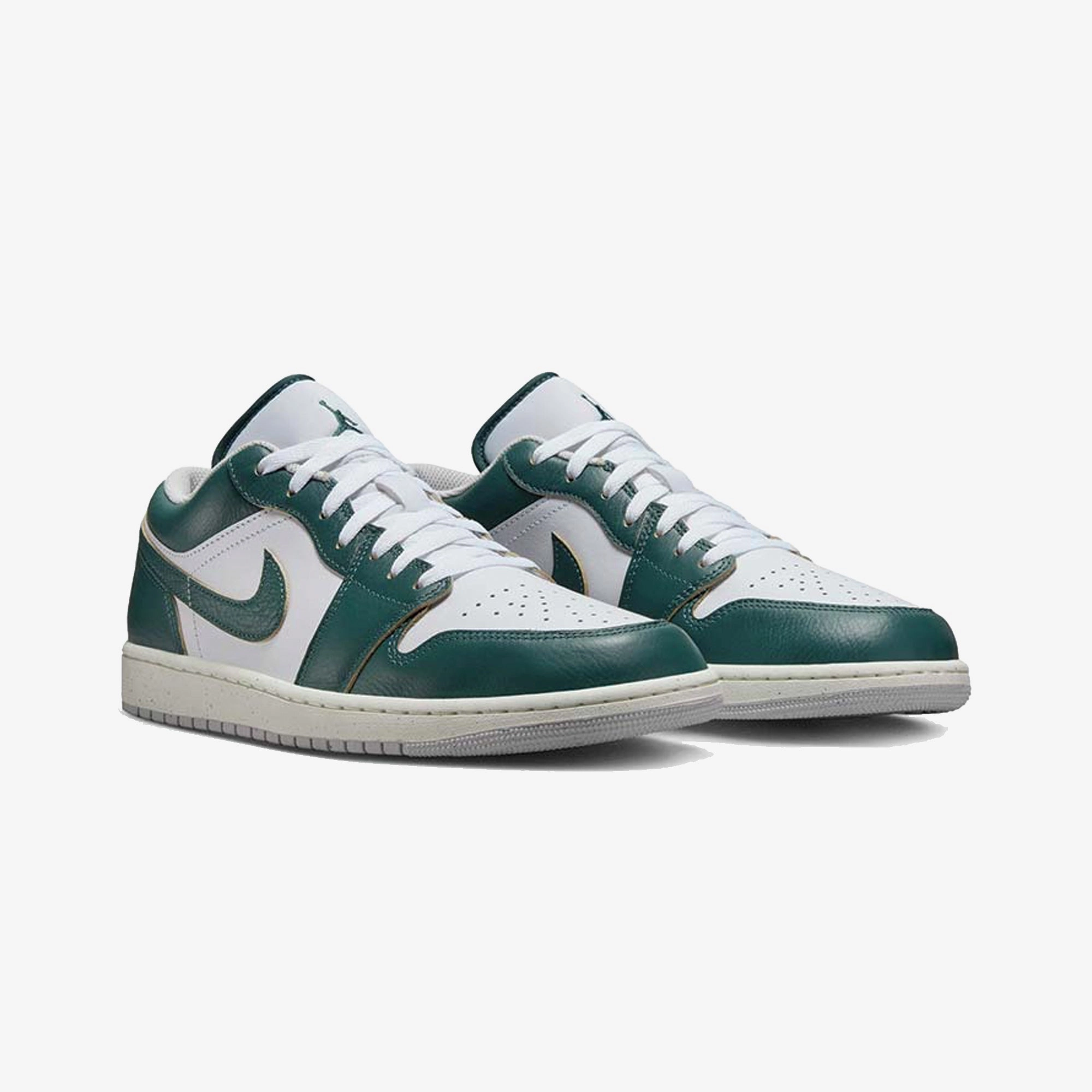 JORDAN | AIR JORDAN 1 LOW { OXIDIZED GREEN/OXIDIZED GREEN-WHITE-SAIL
