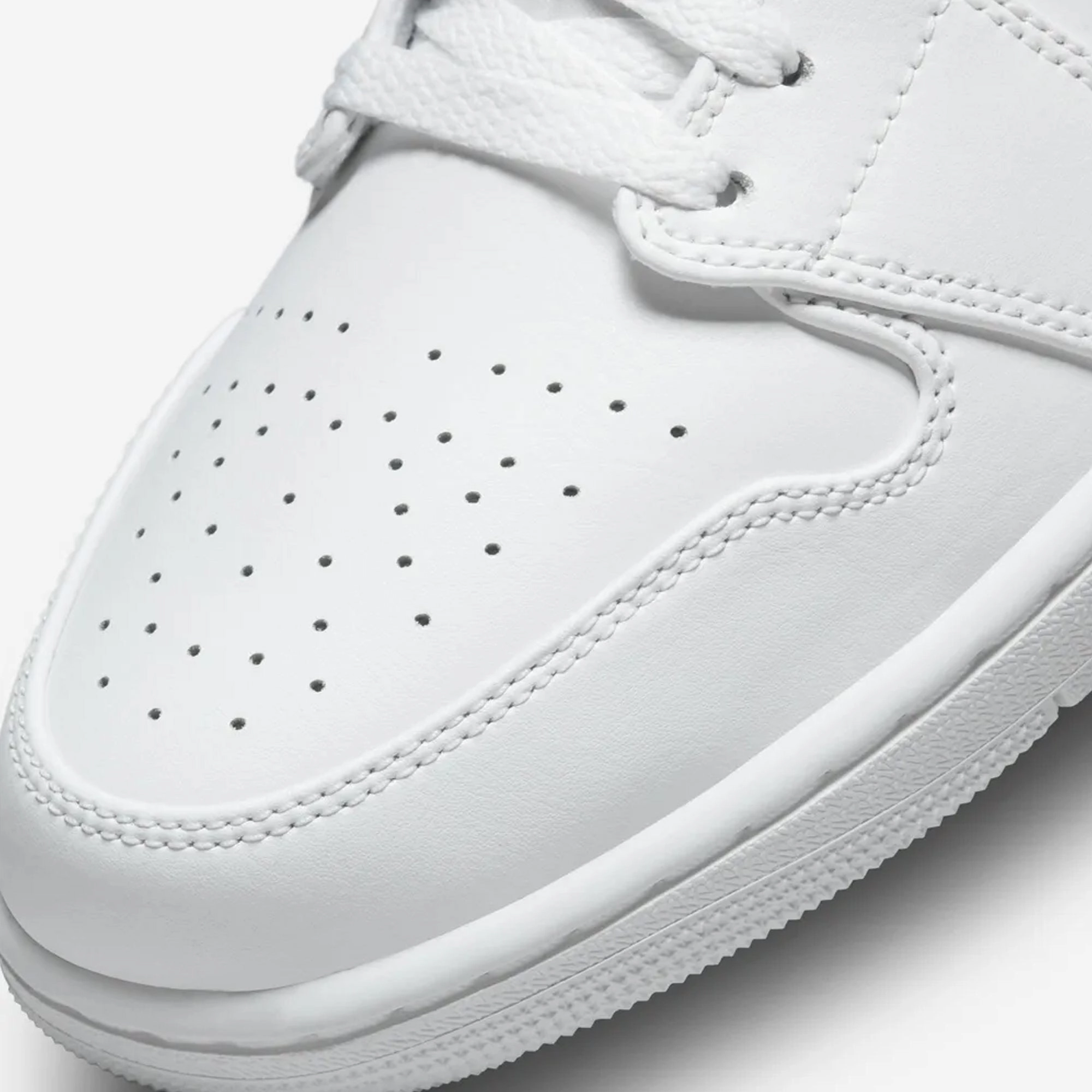 JORDAN | AIR JORDAN 1 LOW { WHITE/WHITE-WHITE
