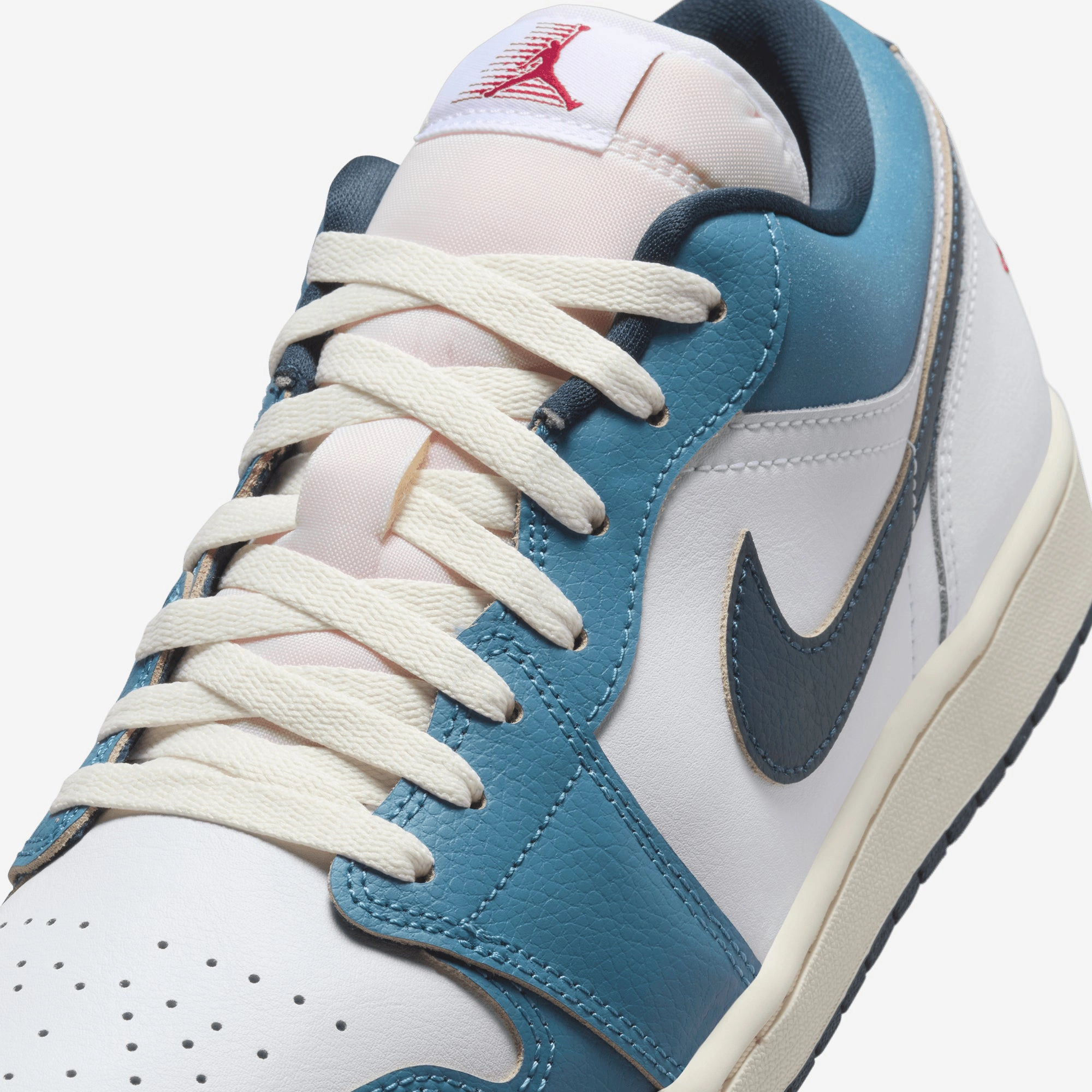 JORDAN | AIR JORDAN 1 LOW SE { WHITE/ARMORY NAVY-AEGEAN STORM