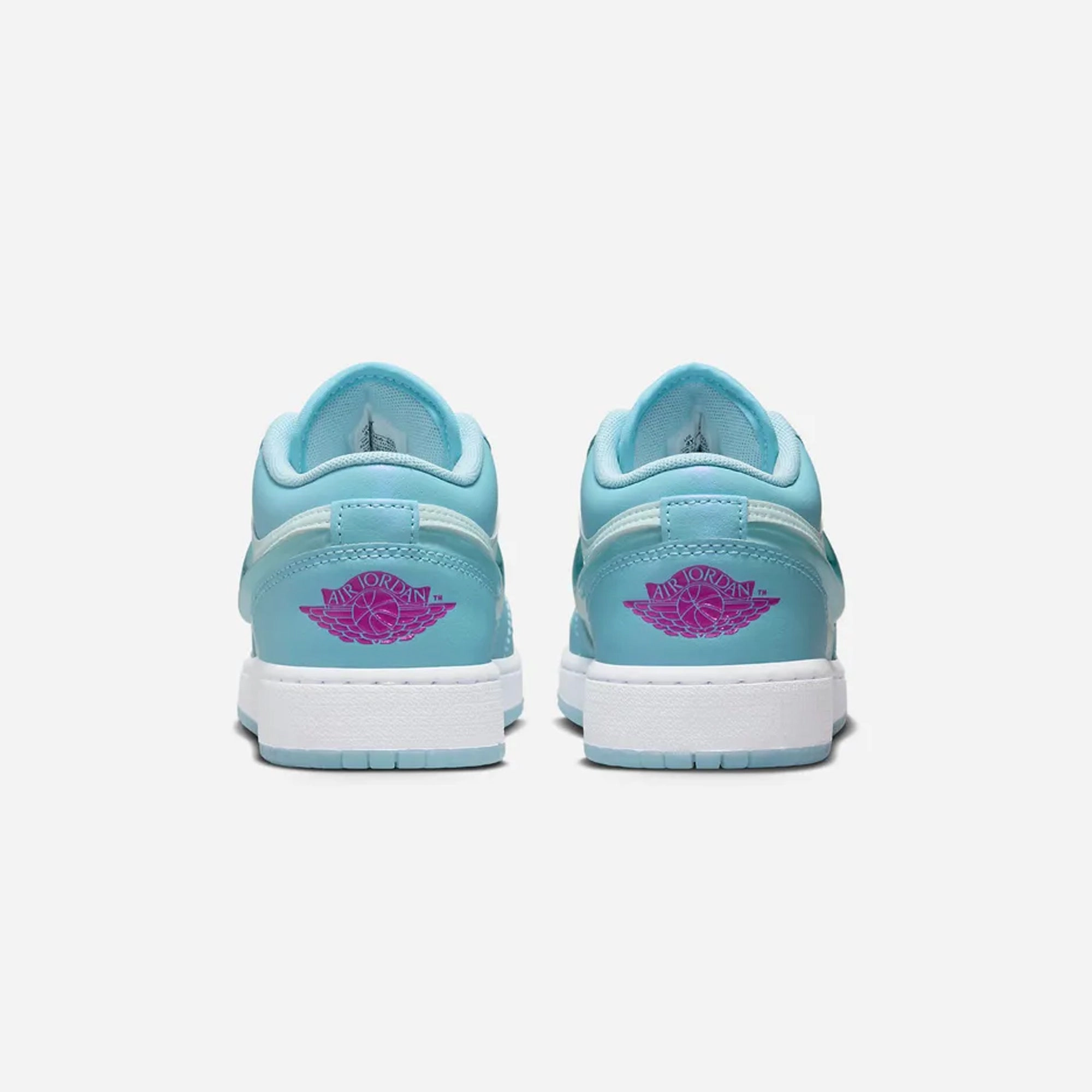 Jordan | AIR JORDAN 1 LOW SE (GS)  { AQUARIUS BLUE/AQUARIUS BLUE-GLACIER BLUE