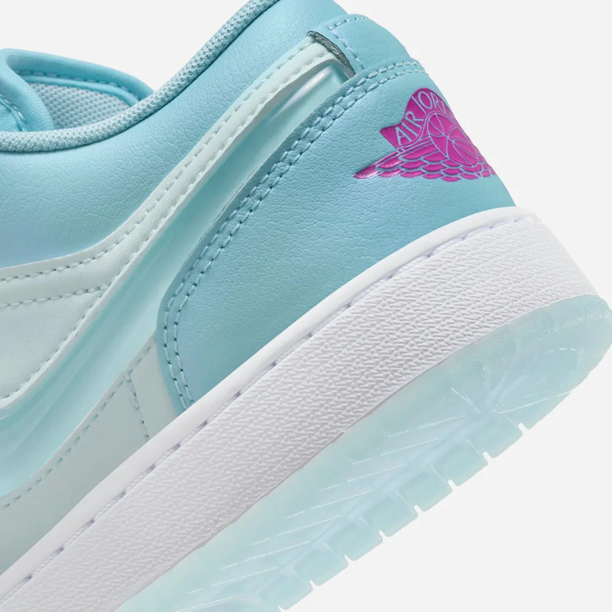 Jordan | AIR JORDAN 1 LOW SE (GS)  { AQUARIUS BLUE/AQUARIUS BLUE-GLACIER BLUE