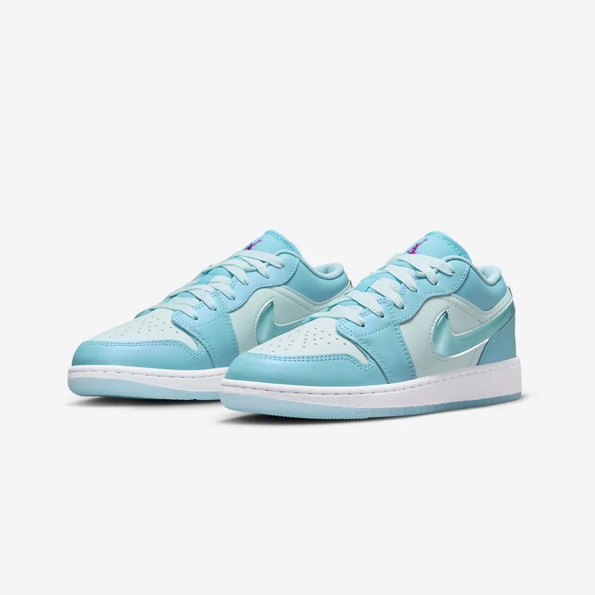 Jordan | AIR JORDAN 1 LOW SE (GS)  { AQUARIUS BLUE/AQUARIUS BLUE-GLACIER BLUE