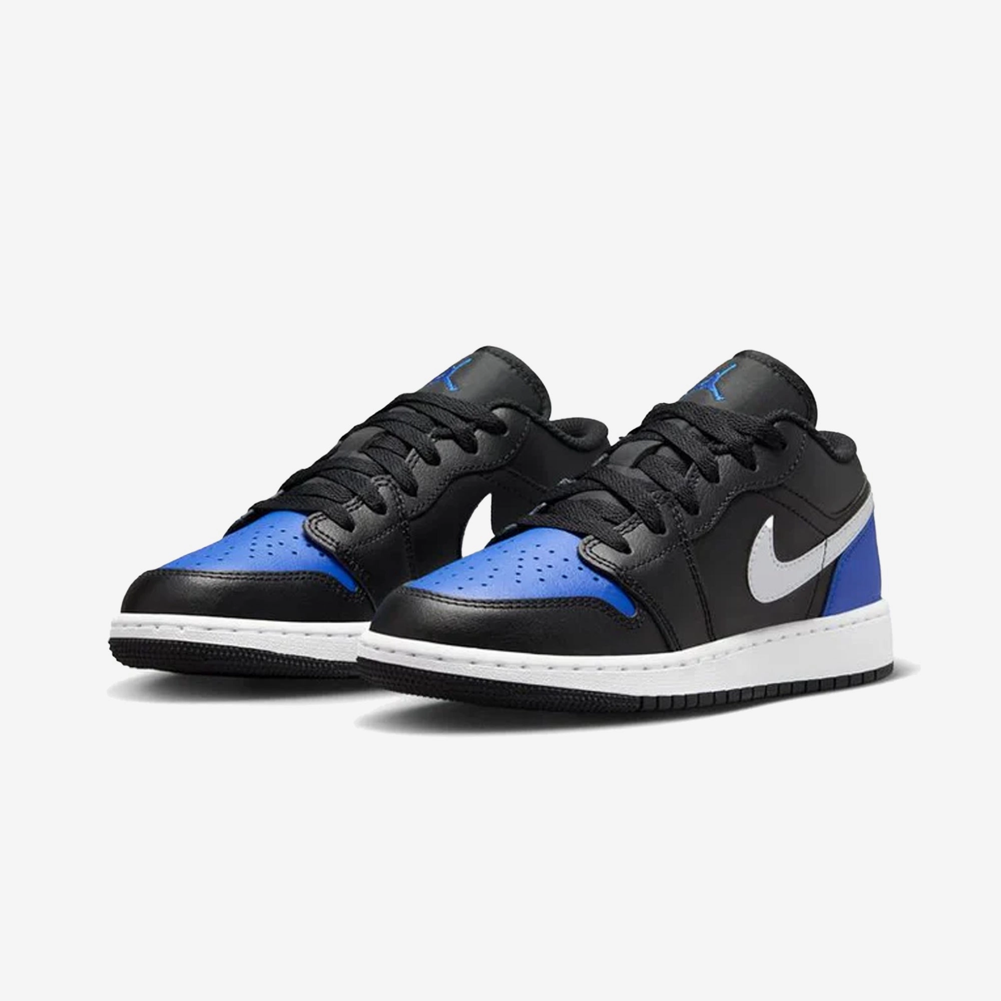 JORDAN | AIR JORDAN 1 LOW SE (GS) { BLACK/WHITE-GAME ROYAL