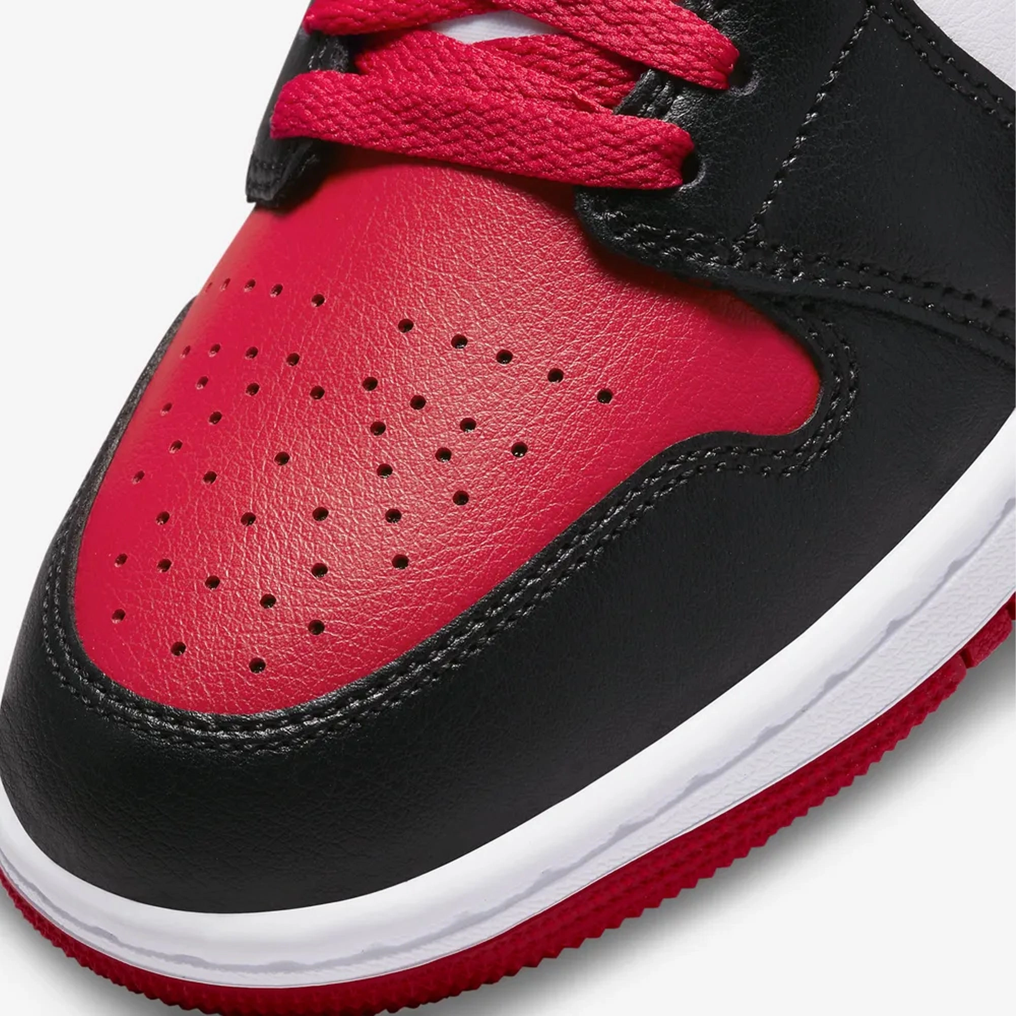 Jordan | AIR JORDAN 1 MID  { BLACK/GYM RED-WHITE