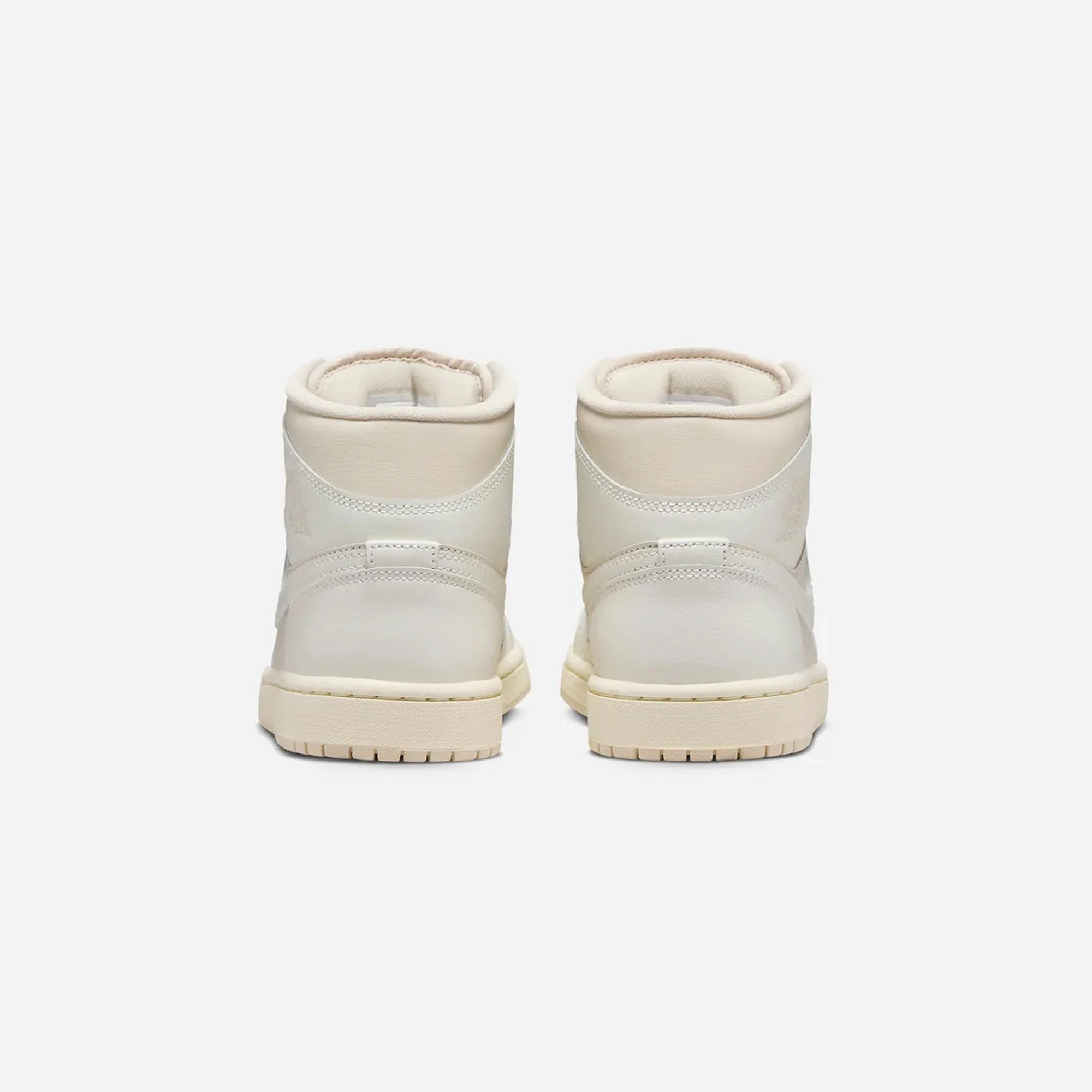 JORDAN | AIR JORDAN 1 MID { LEGEND LT BROWN/SAIL-MUSLIN
