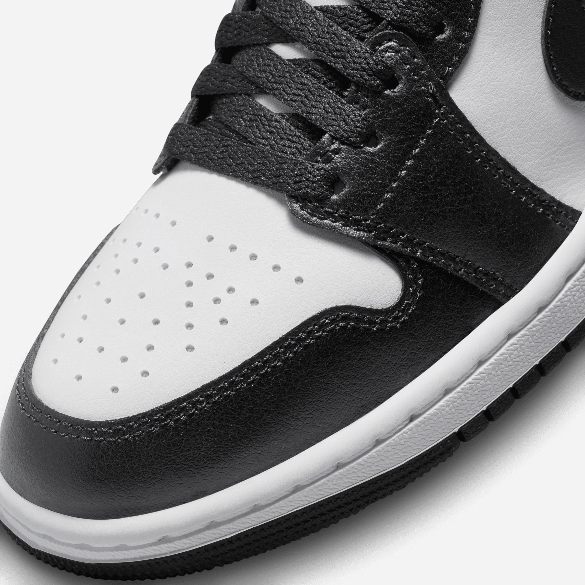 JORDAN | AIR JORDAN 1 MID { WHITE/BLACK-WHITE