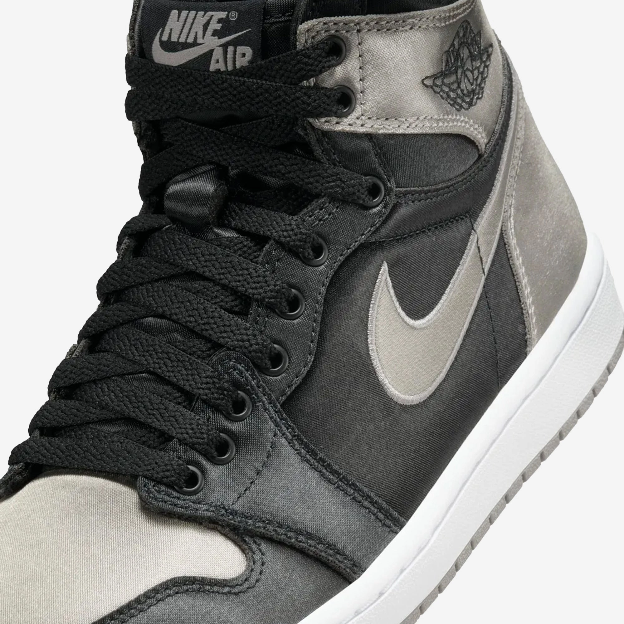 Jordan | AIR JORDAN 1 RETRO HIGH OG  { BLACK/MEDIUM GREY-WHITE