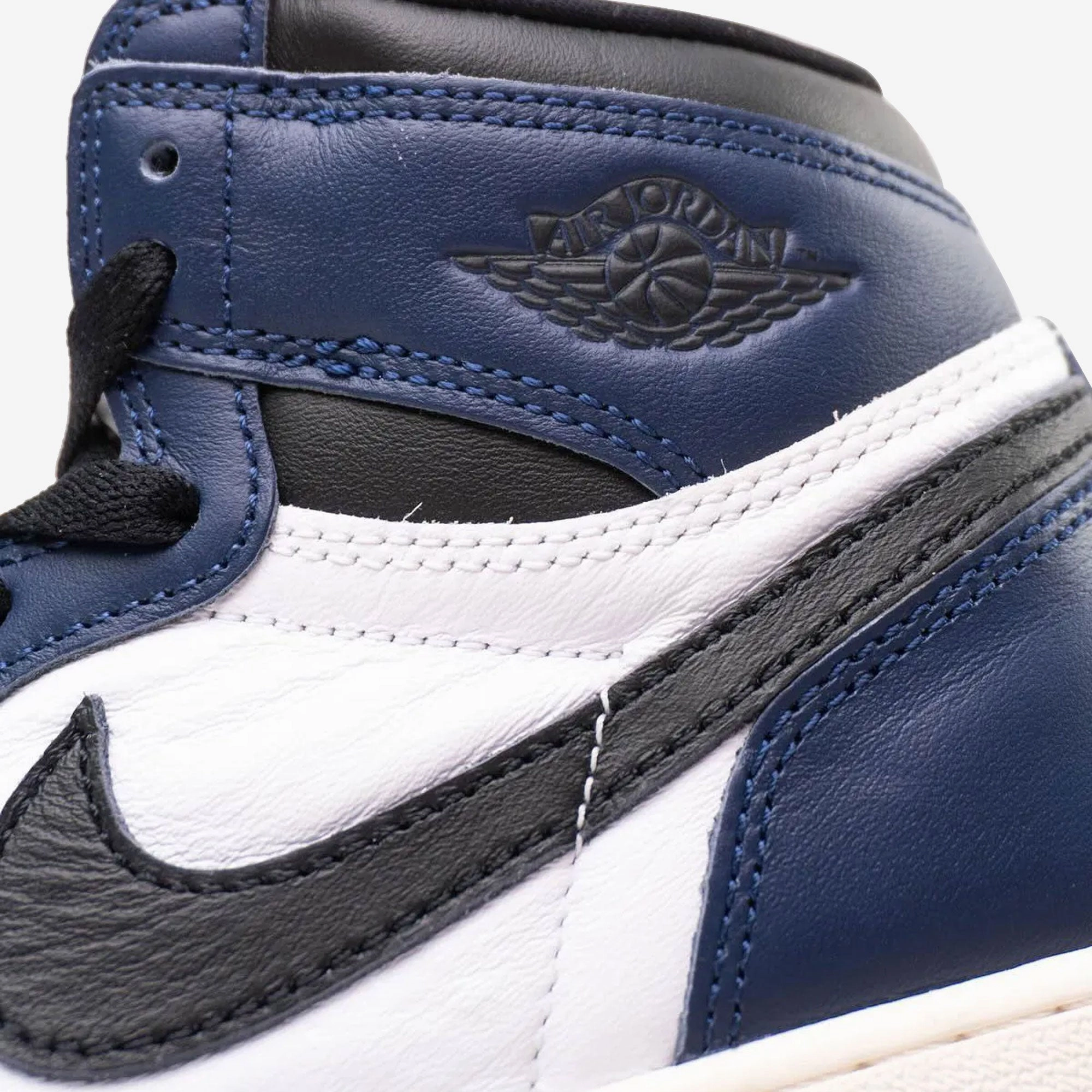 JORDAN | AIR JORDAN 1 RETRO HIGH OG { MIDNIGHT NAVY