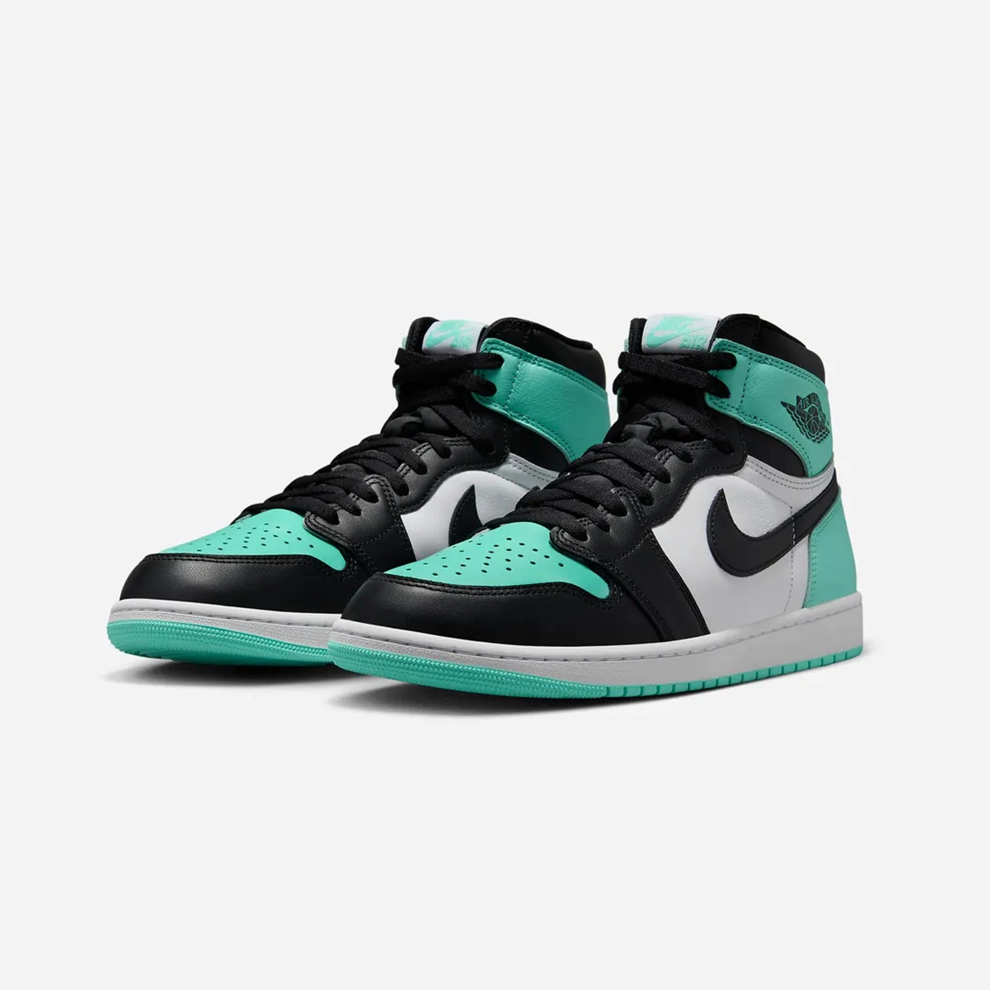 Jordan | AIR JORDAN 1 RETRO HIGH OG  { WHITE/BLACK-GREEN GLOW