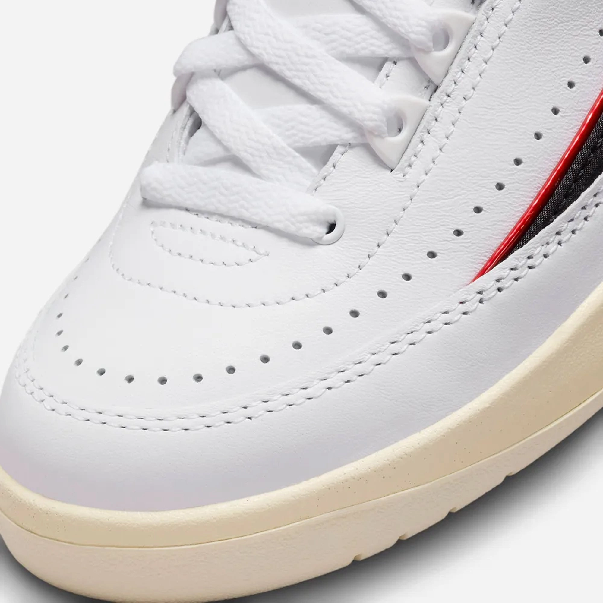 Jordan | AIR JORDAN 2 RETRO LOW  { WHITE/UNIVERSITY RED-BLACK-COCONUT MILK