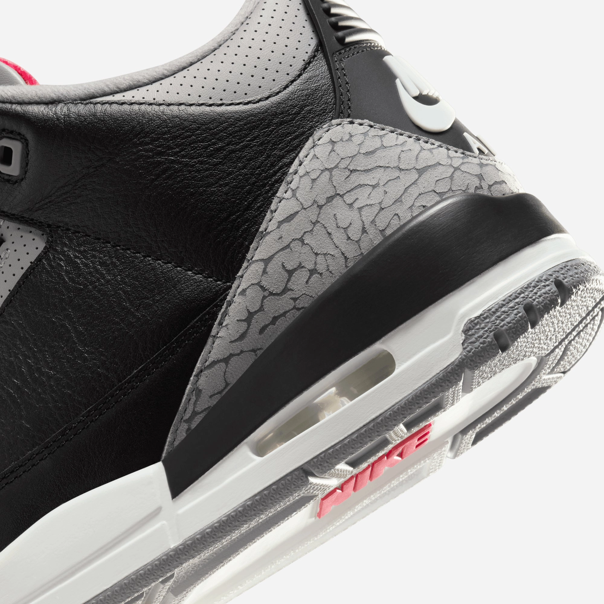 Jordan | AIR JORDAN 3 RETRO { BLACK/FIRE RED-CEMENT GREY-SUMMIT WHITE