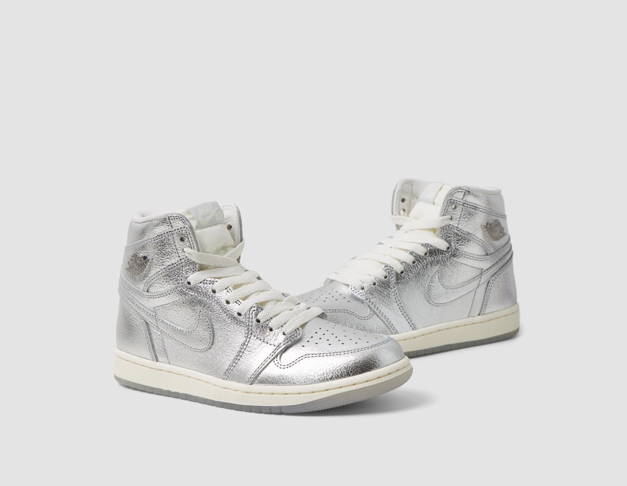 Jordan Women's 1 Retro High OG Metallic Silver / Photon Dust - Sail