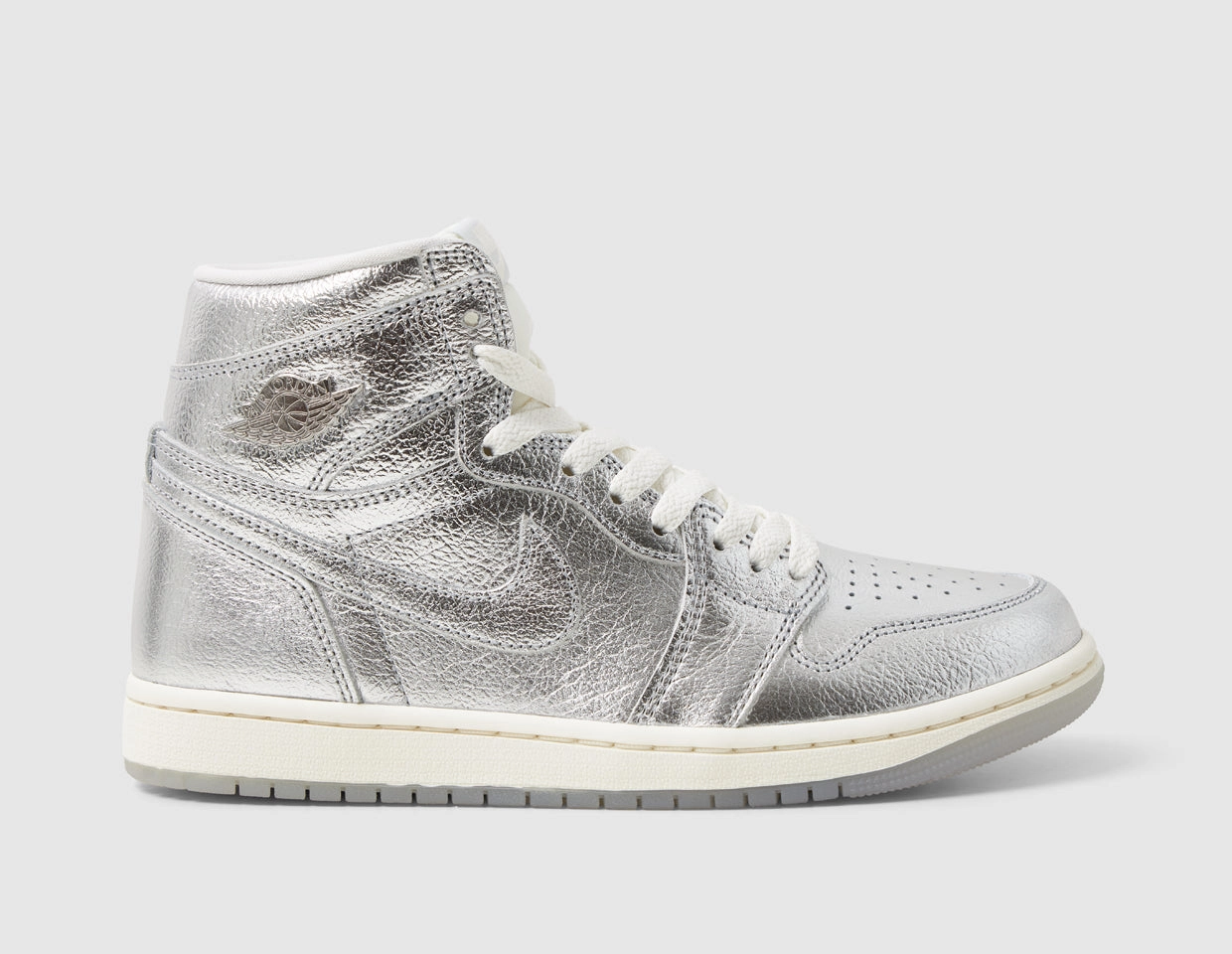 Jordan Women's 1 Retro High OG Metallic Silver / Photon Dust - Sail