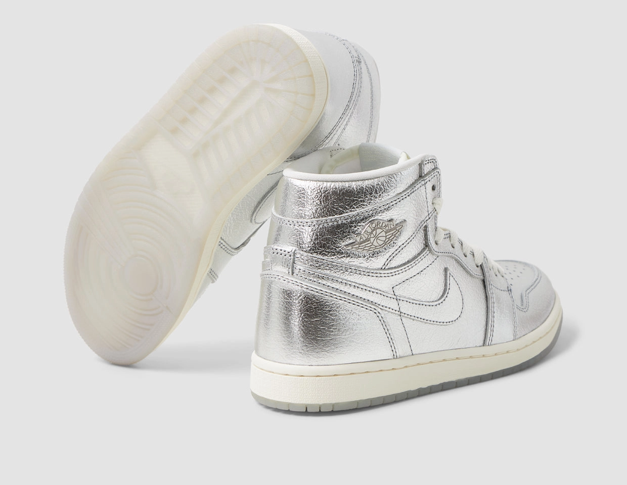 Jordan Women's 1 Retro High OG Metallic Silver / Photon Dust - Sail