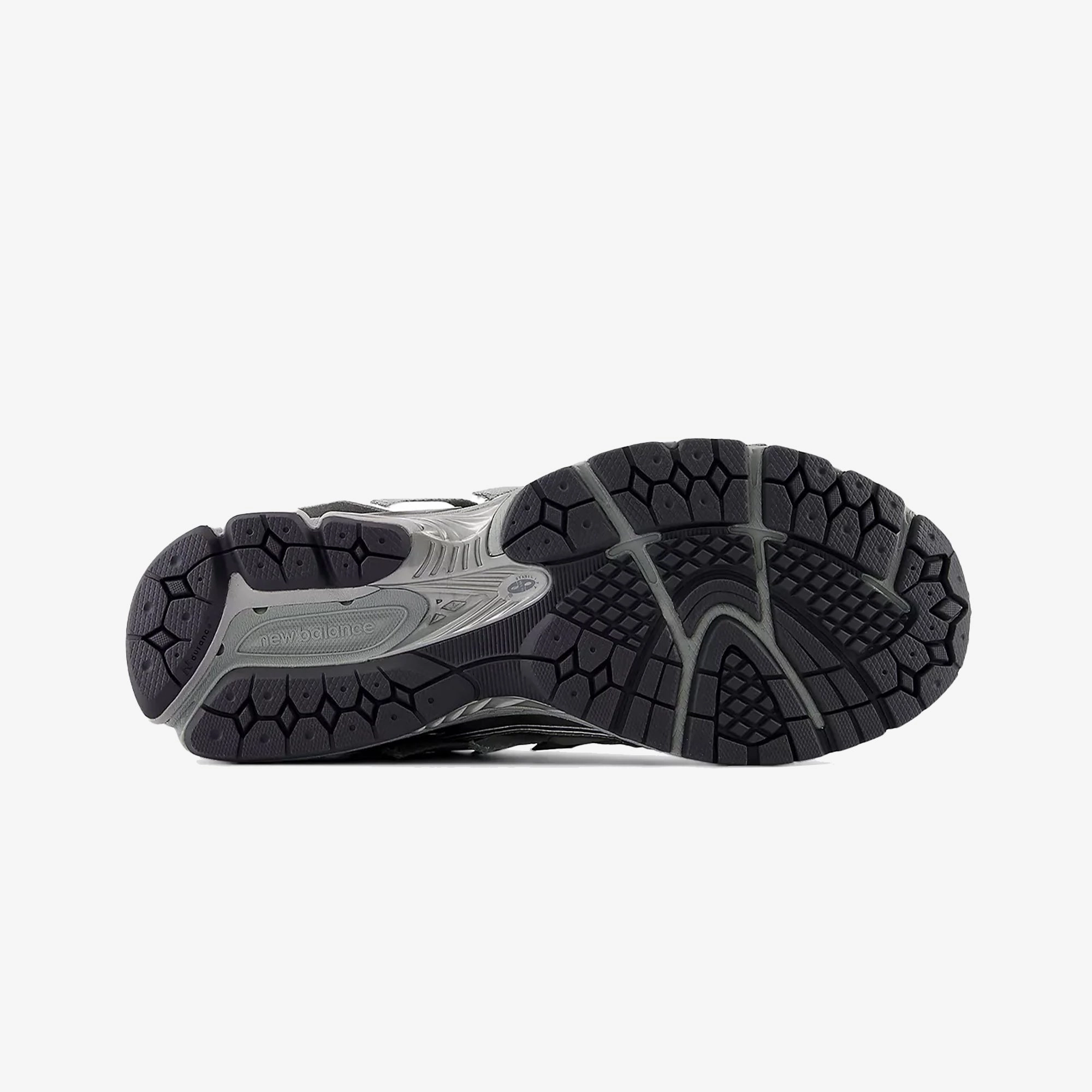 New Balance | 1906 { GREY