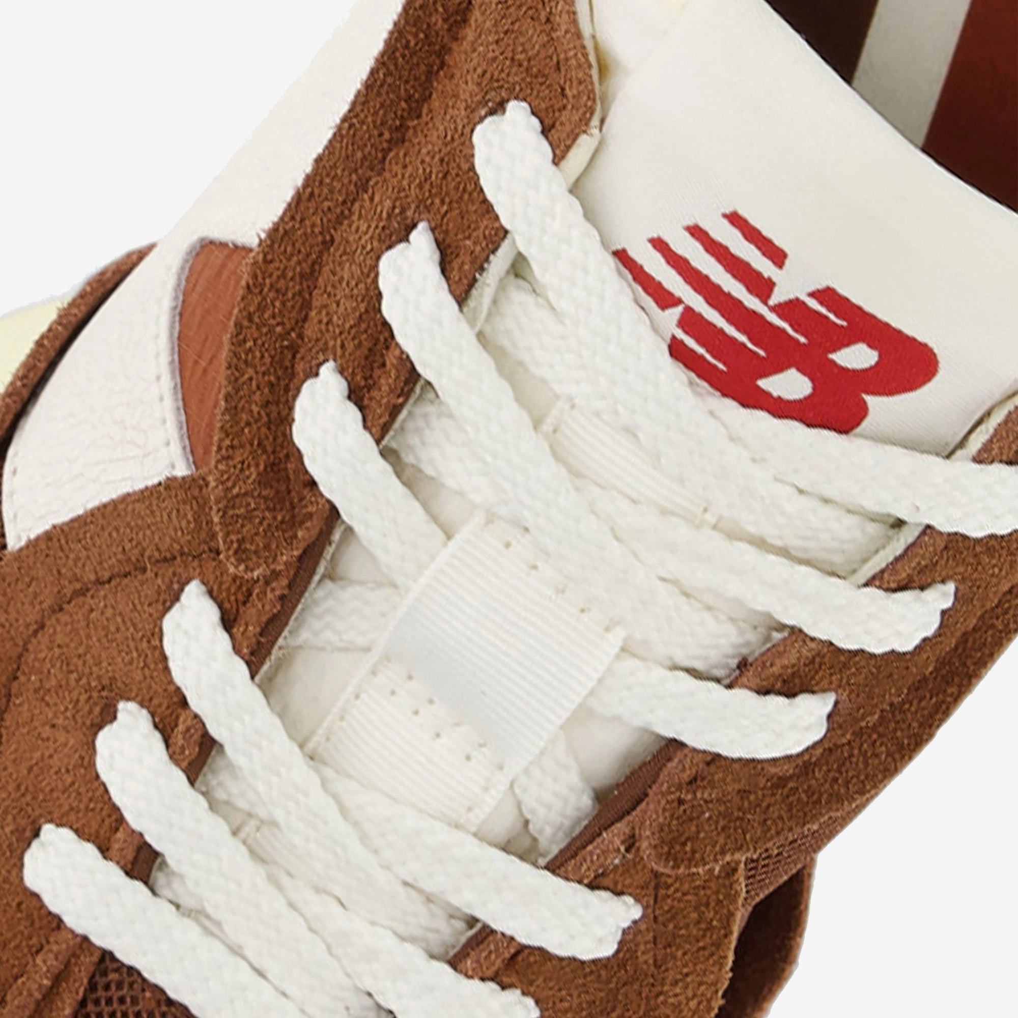 New Balance | 327 { BROWN/BEIGE