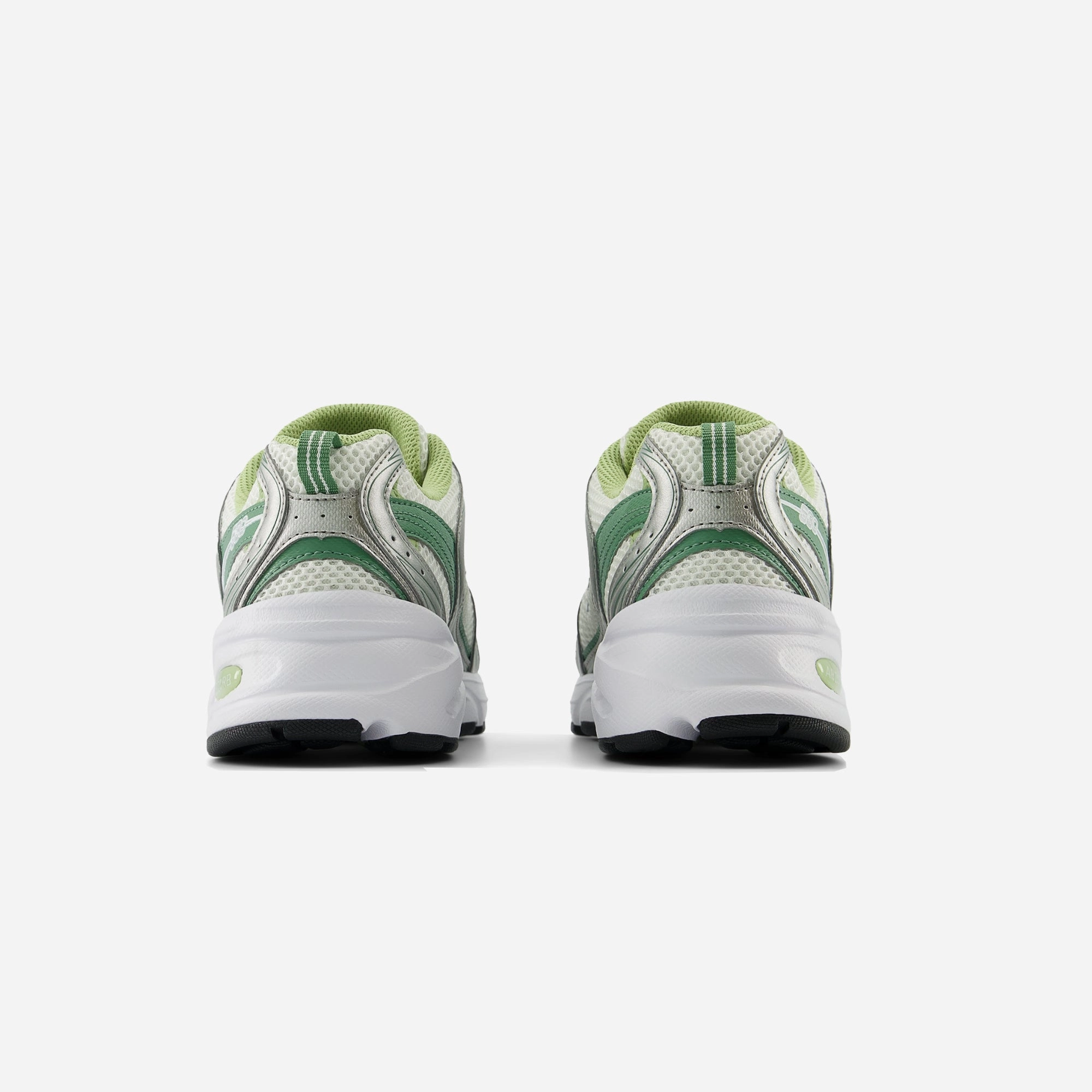 New Balance | 530 { GREEN/WHITE