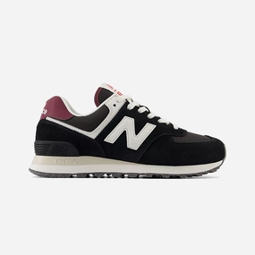 New Balance | 574 { BLACK/WHITE
