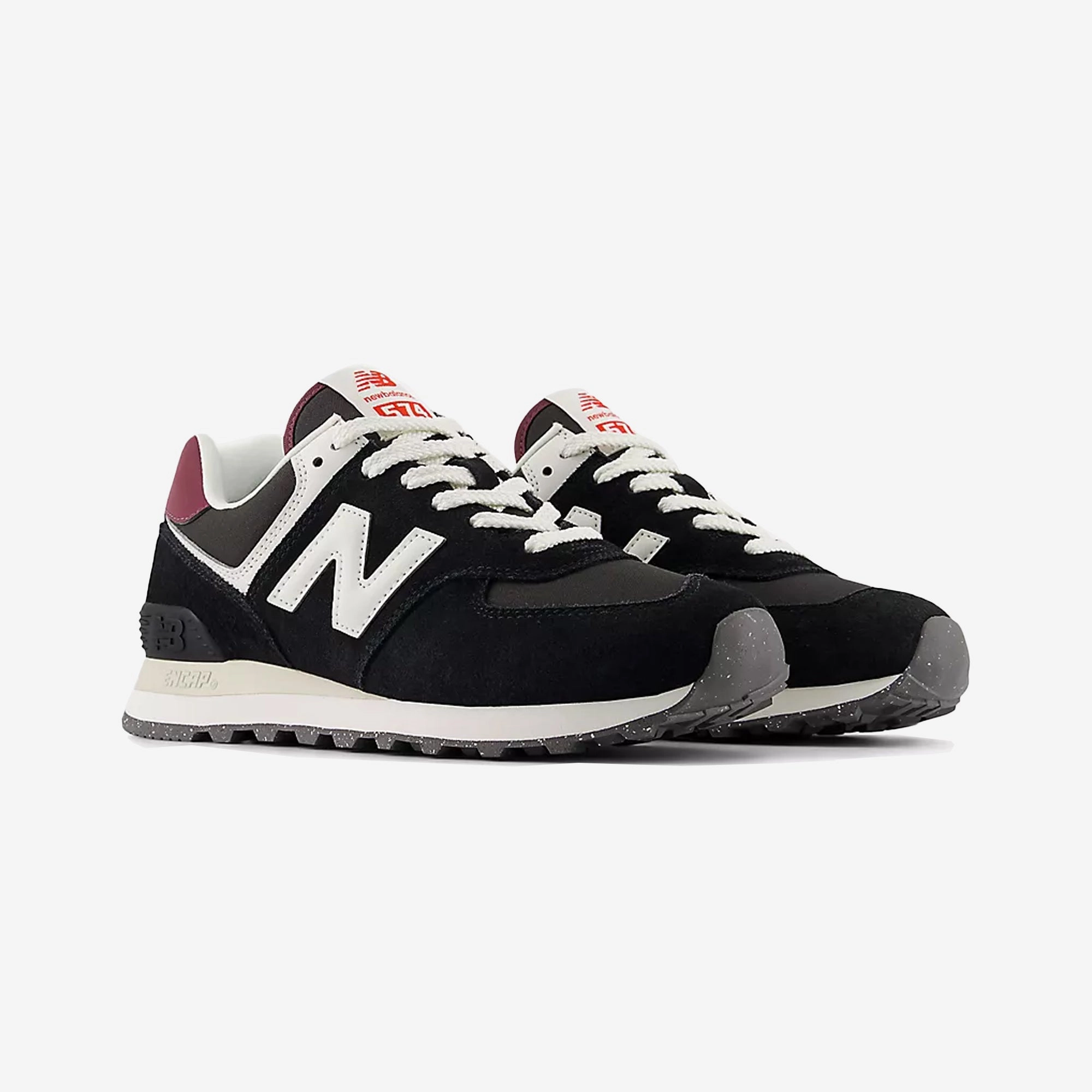 New Balance | 574 { BLACK/WHITE