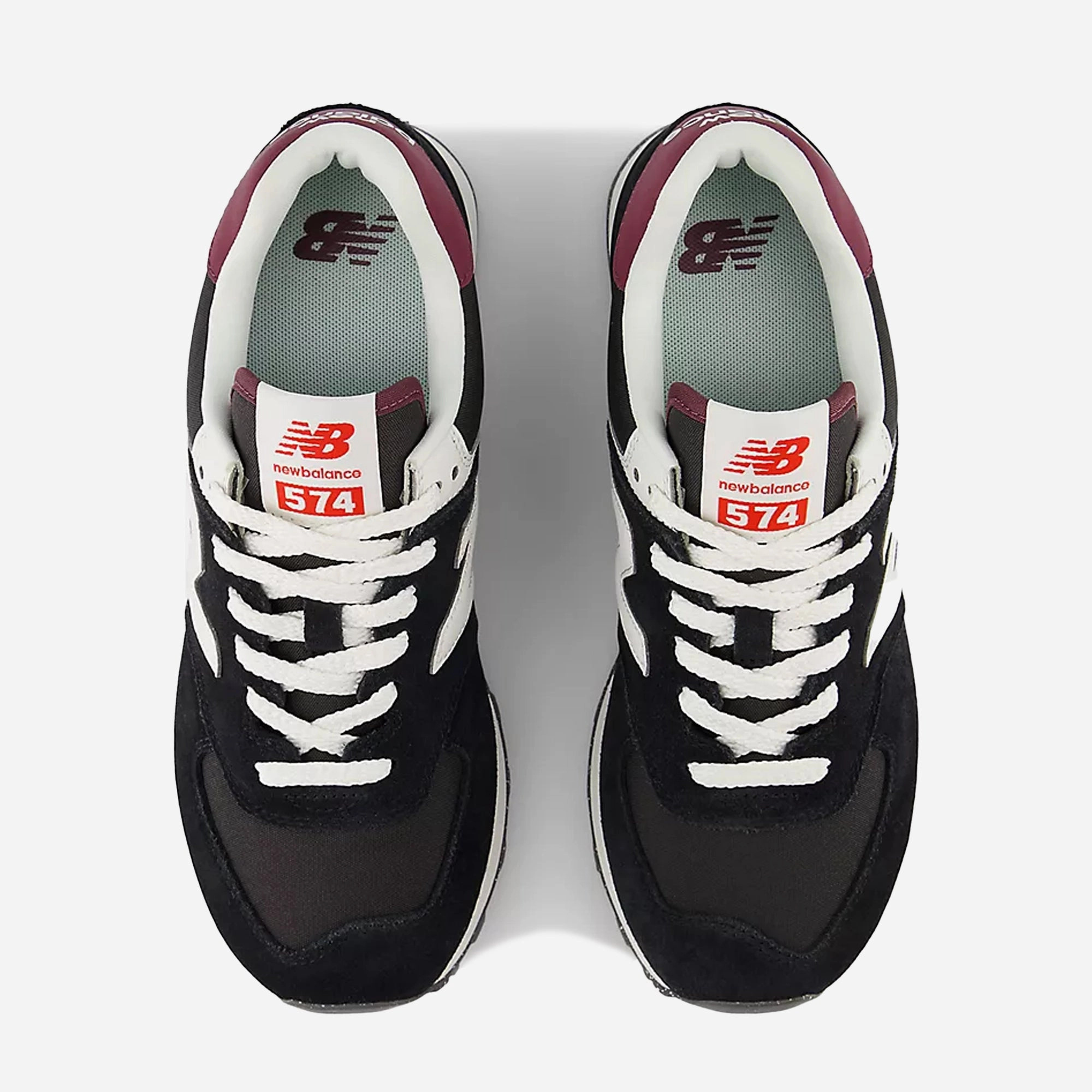 New Balance | 574 { BLACK/WHITE