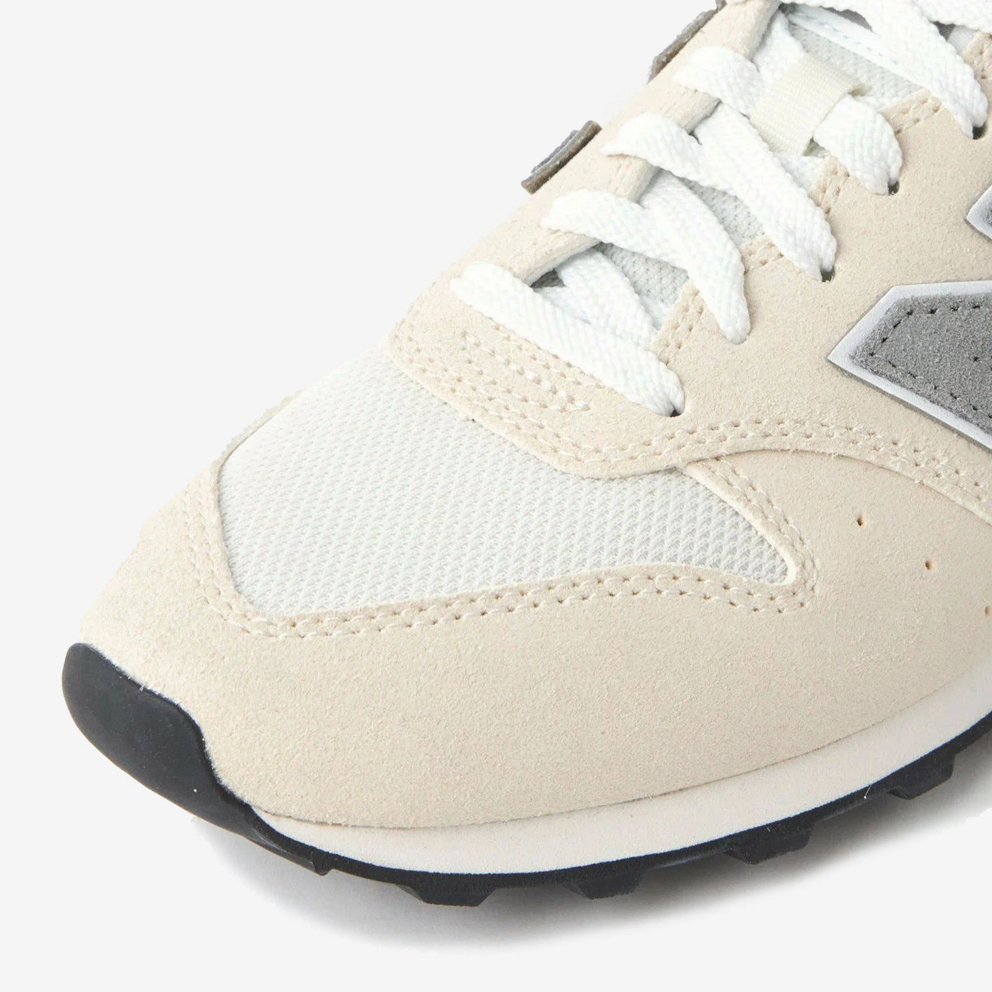 New Balance | 996 { BEIGE