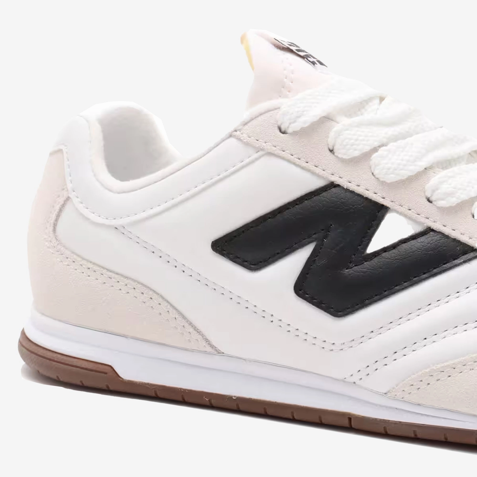 New Balance | RC42 { WHITE/BLACK