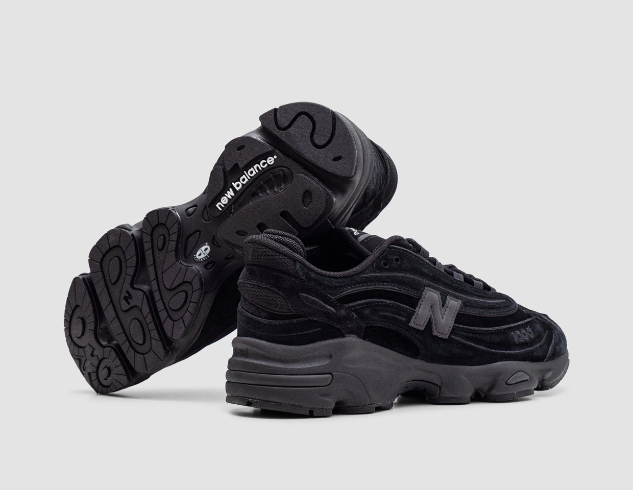 New Balance M1000 Black / Black