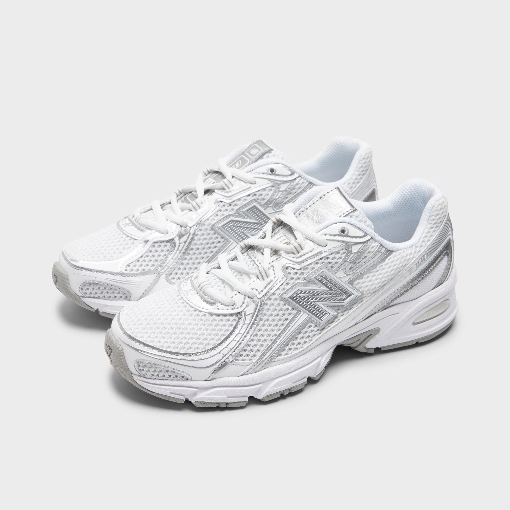 New Balance U740 / White / Silver Metallic