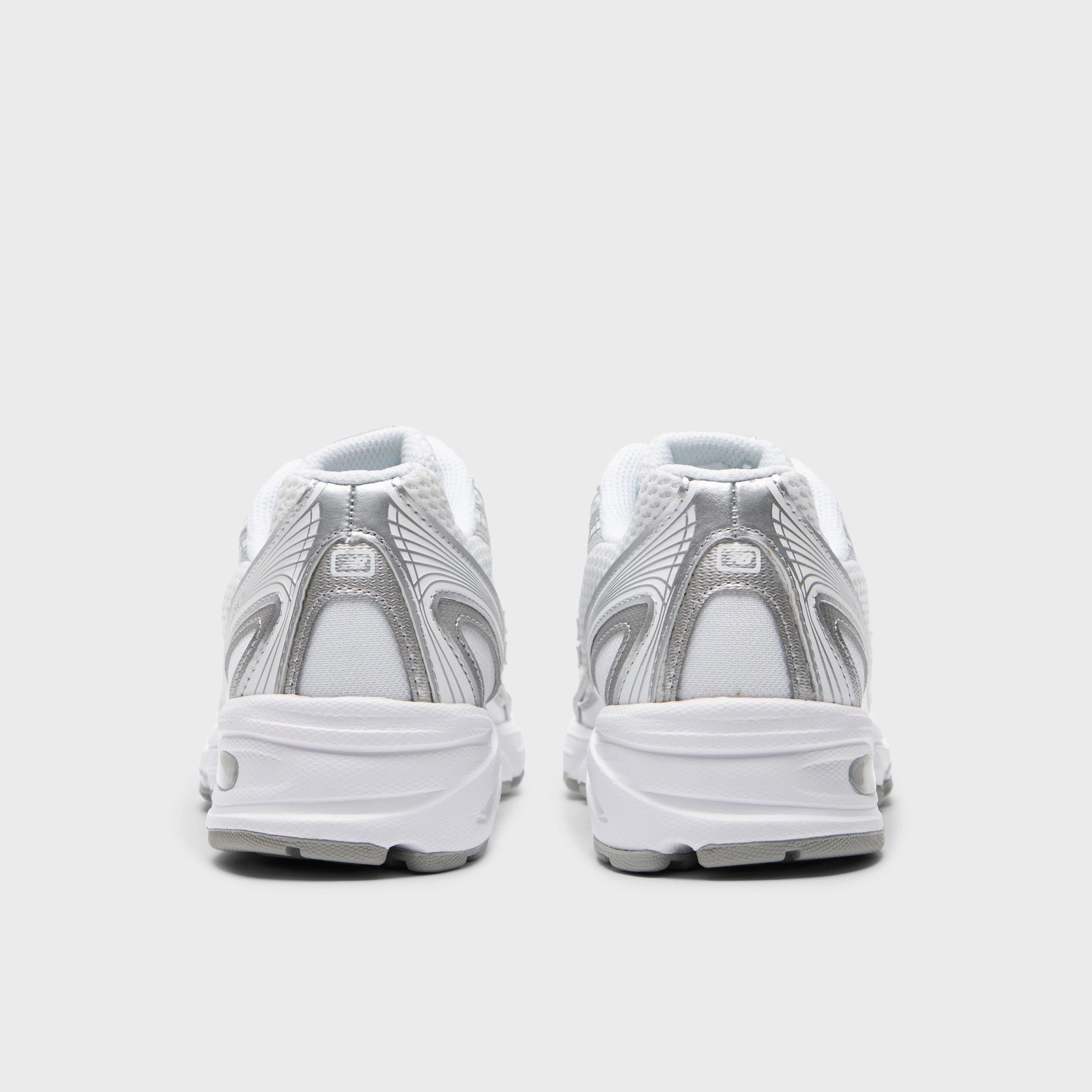 New Balance U740 / White / Silver Metallic