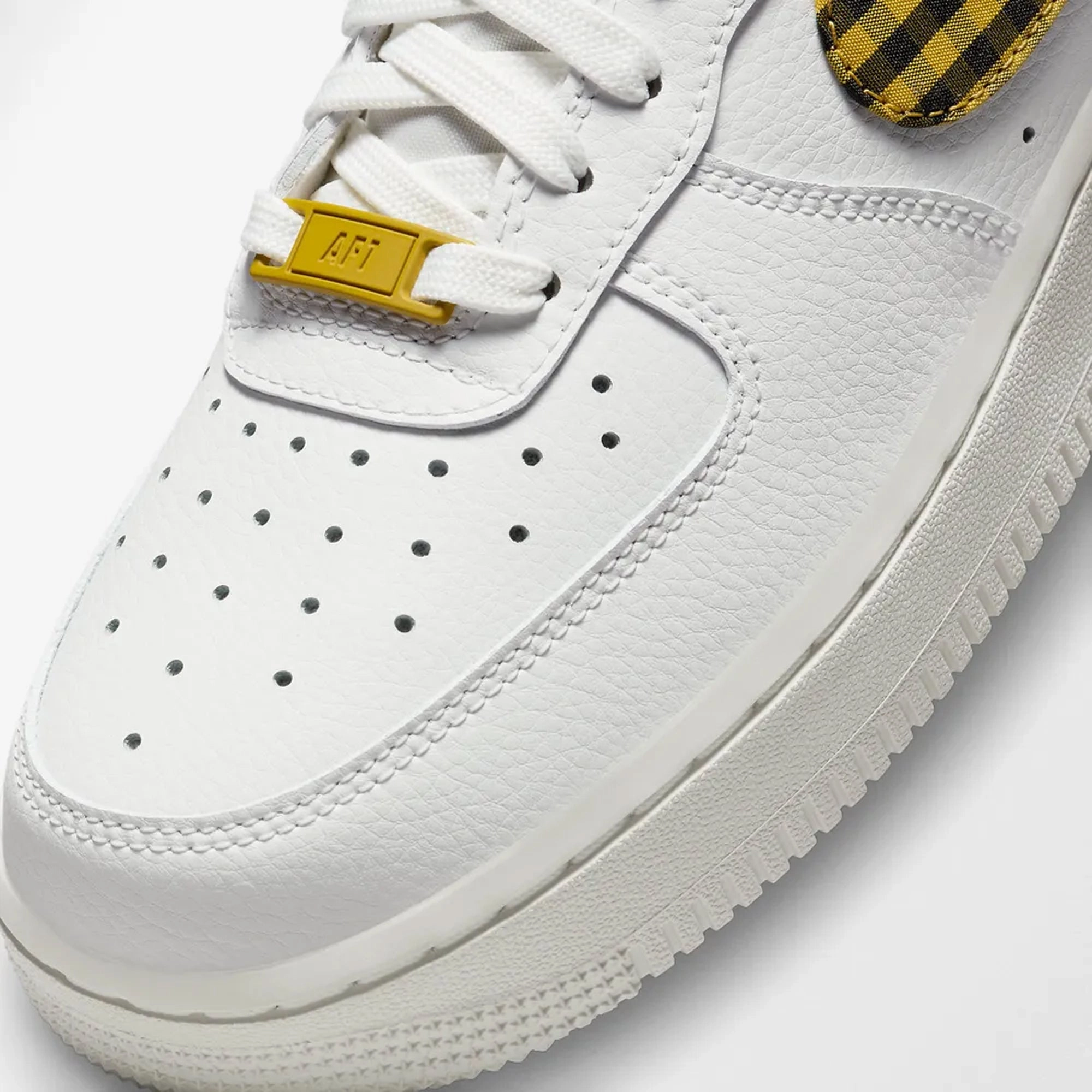 Nike | AIR FORCE 1 '07 { SUMMIT WHITE/BRONZINE-BLACK