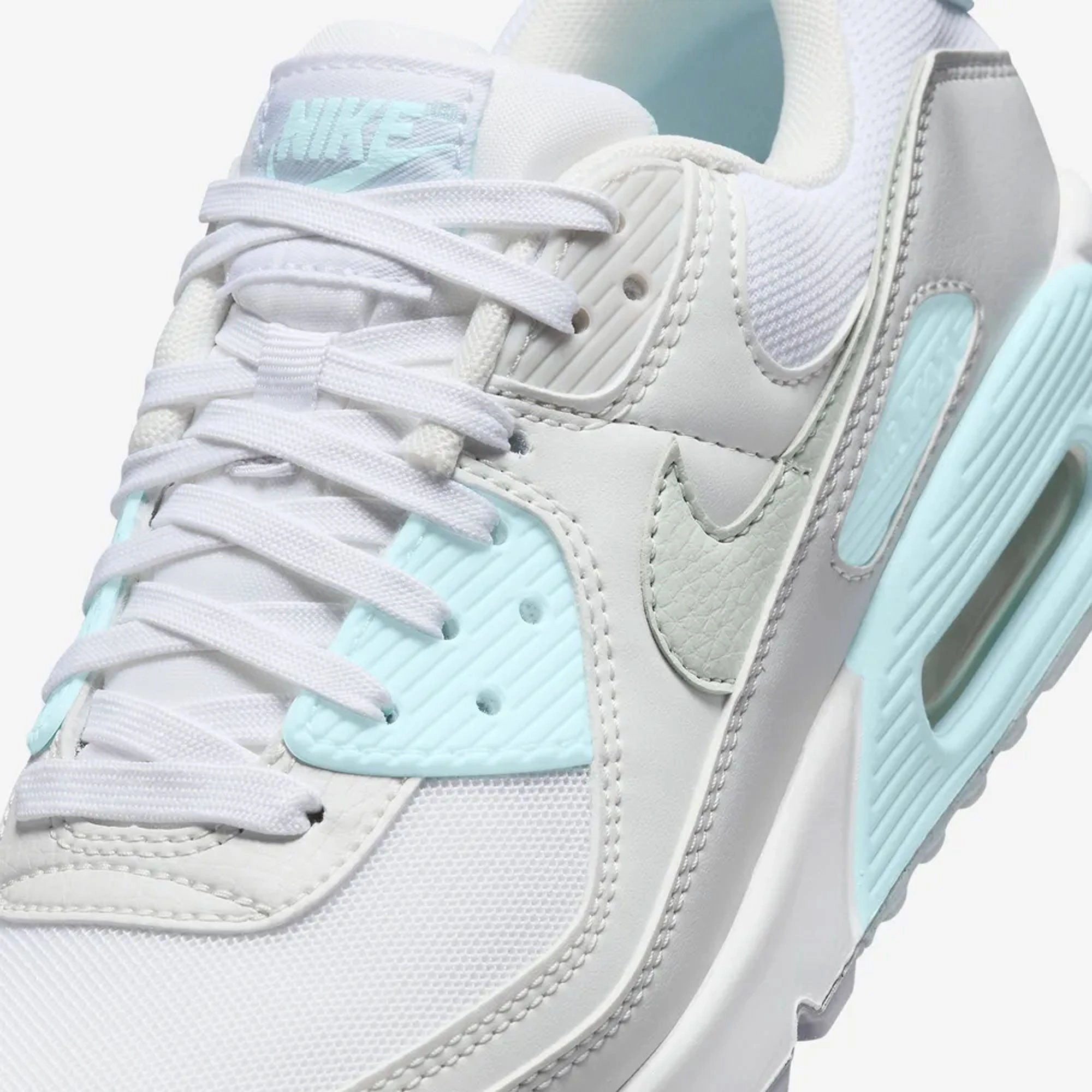 NIKE | AIR MAX 90 { WHITE/LIGHT SILVER-GLACIER BLUE