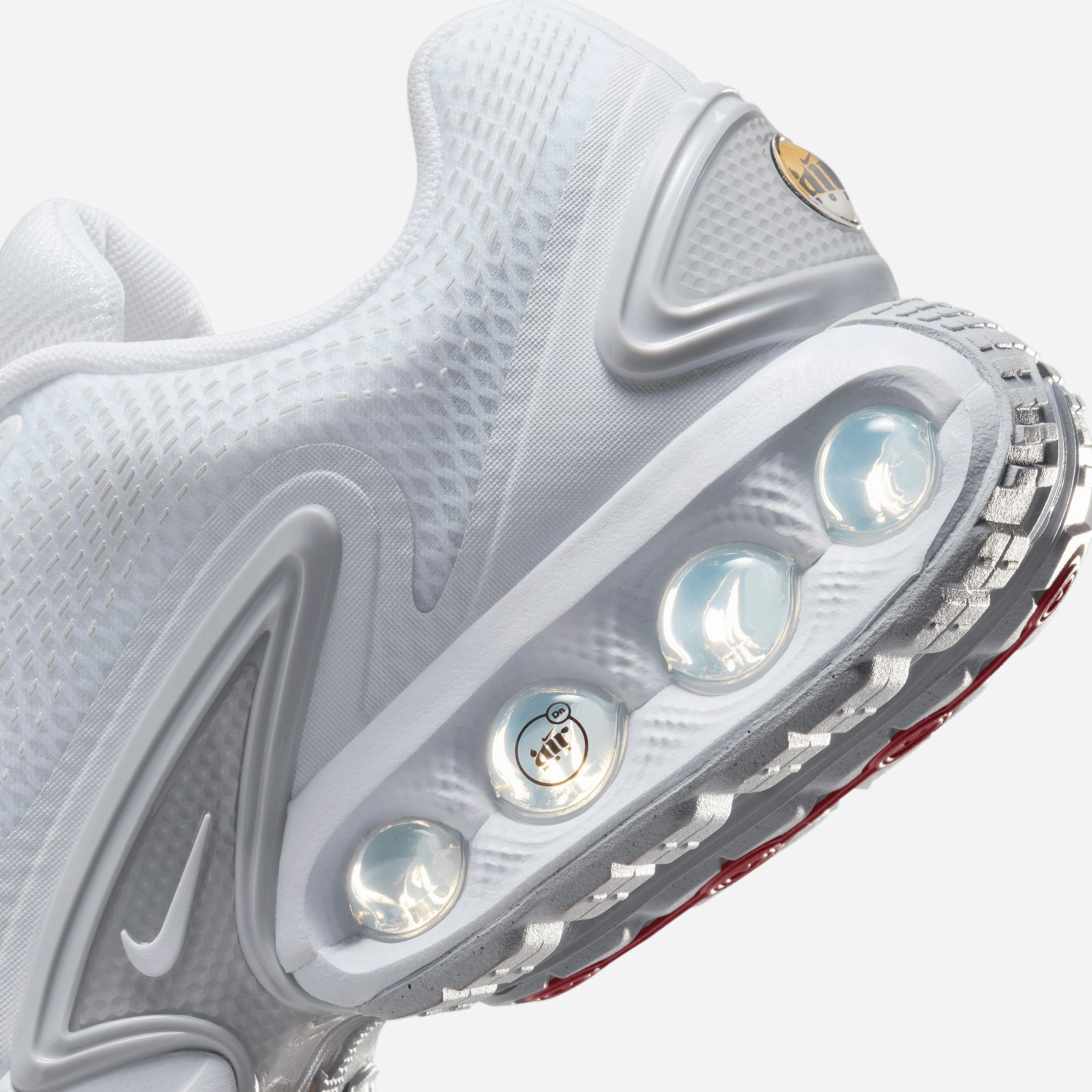 Nike | AIR MAX DN { WHITE/WHITE-WHITE-METALLIC SILVER