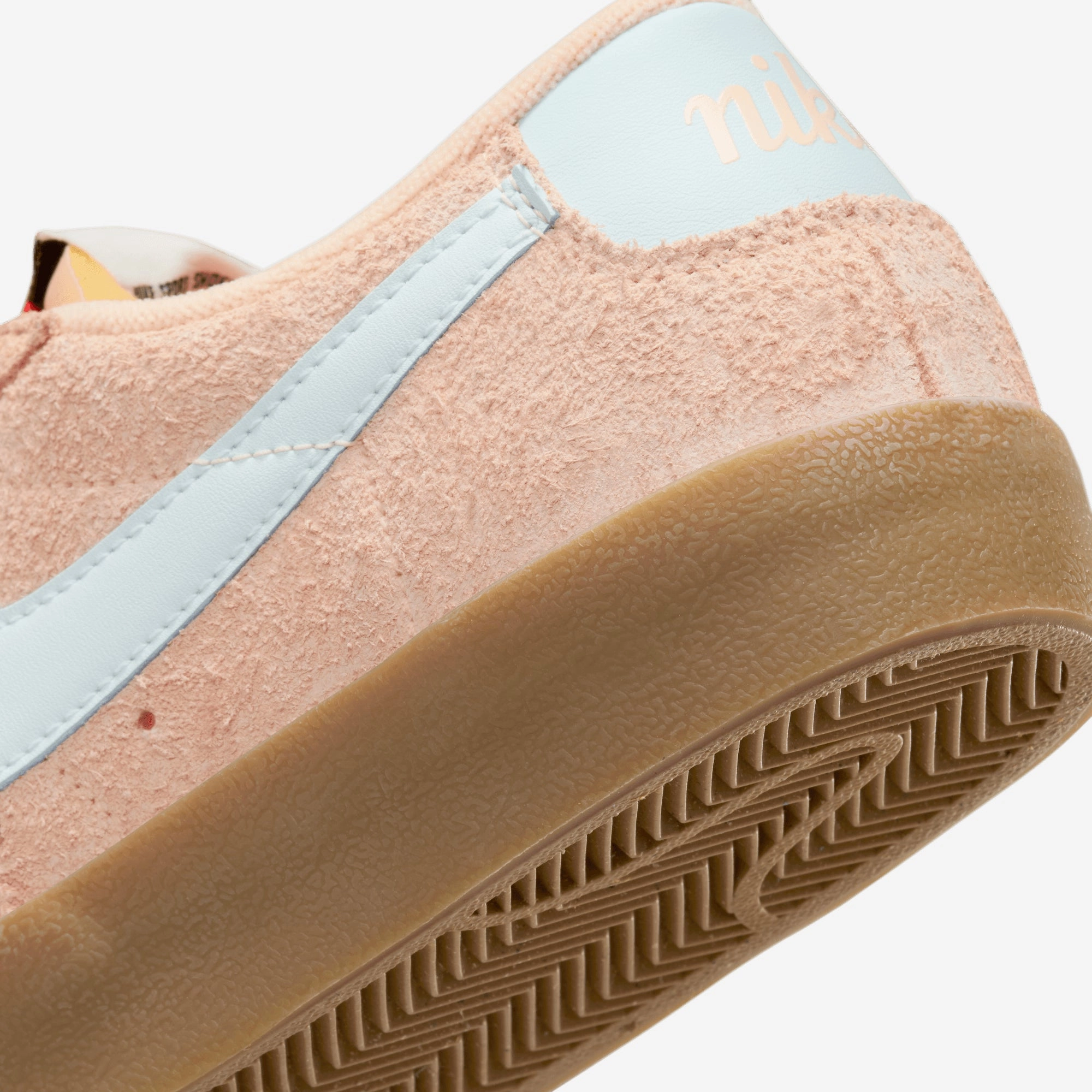 NIKE | BLAZER LOW '77 VINTAGE { CRIMSON TINT/GLACIER BLUE