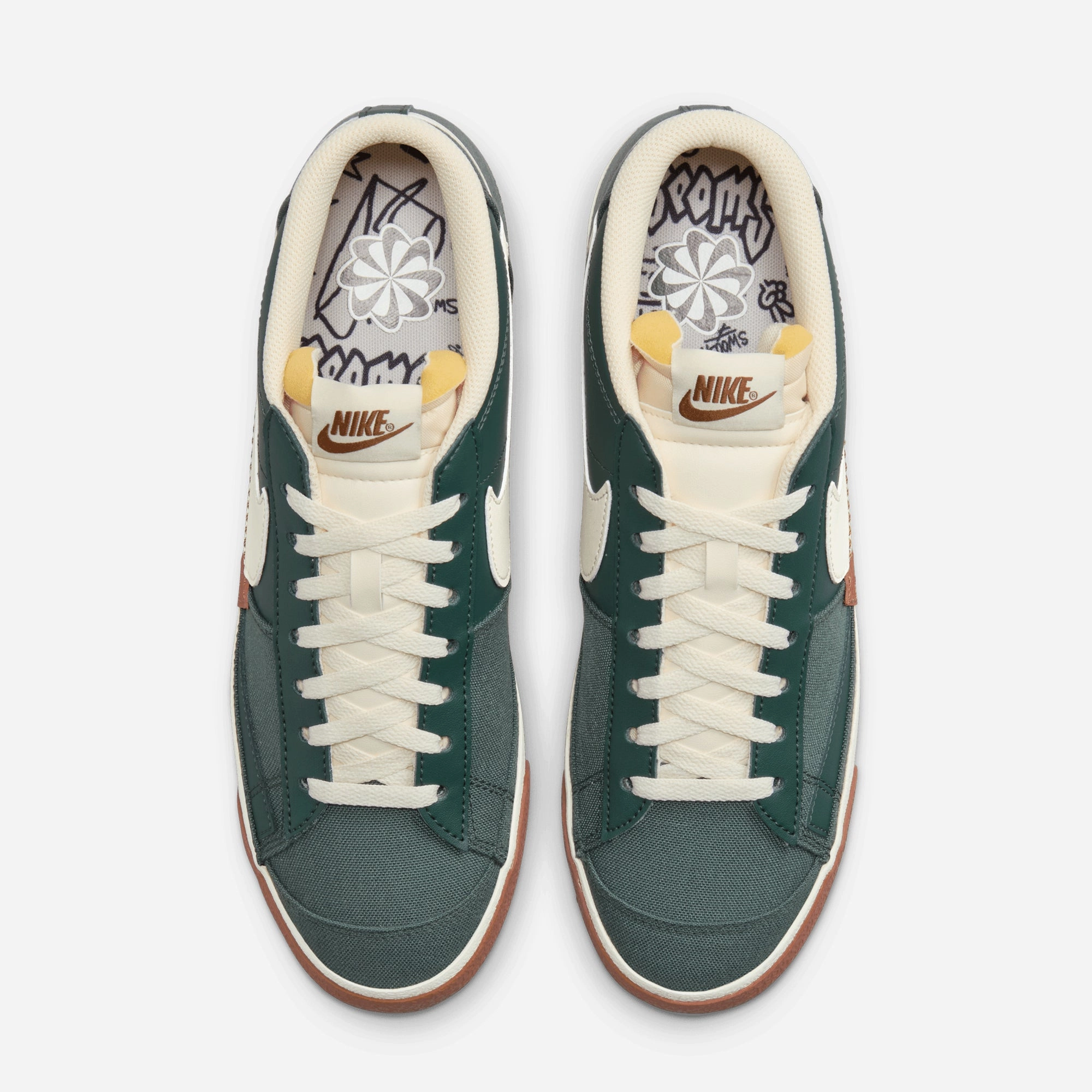 NIKE | BLAZER LOW PRO CLUB { VINTAGE GREEN/COCONUT MILK