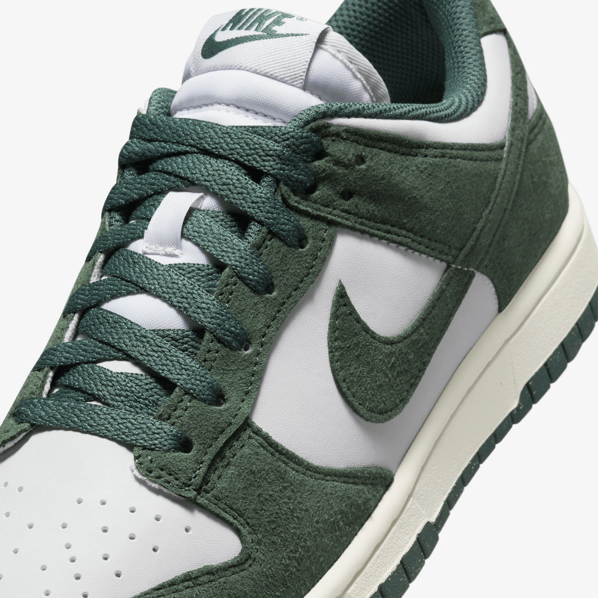 NIKE | DUNK LOW { PHOTON DUST/VINTAGE GREEN-SAIL-WHITE