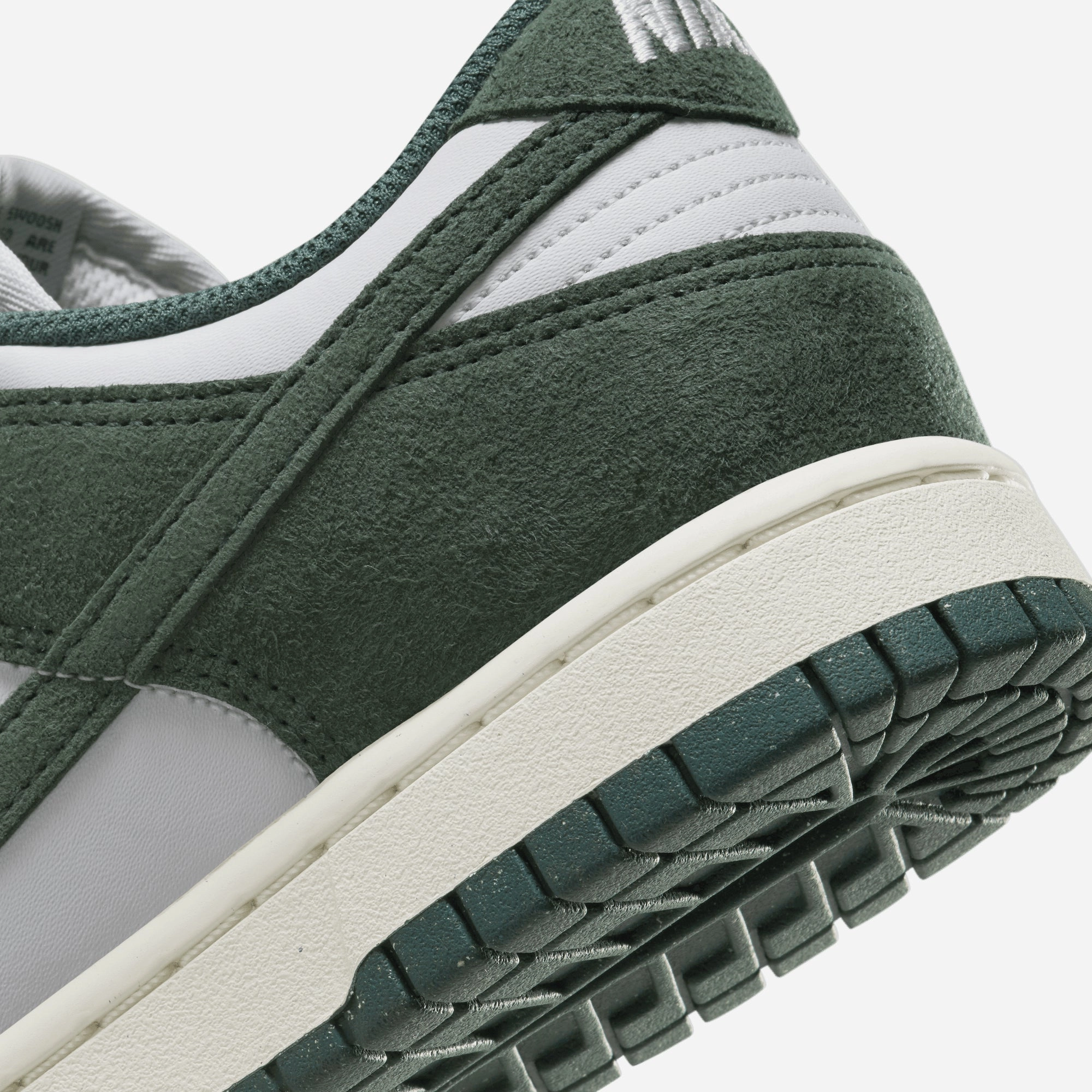 NIKE | DUNK LOW { PHOTON DUST/VINTAGE GREEN-SAIL-WHITE