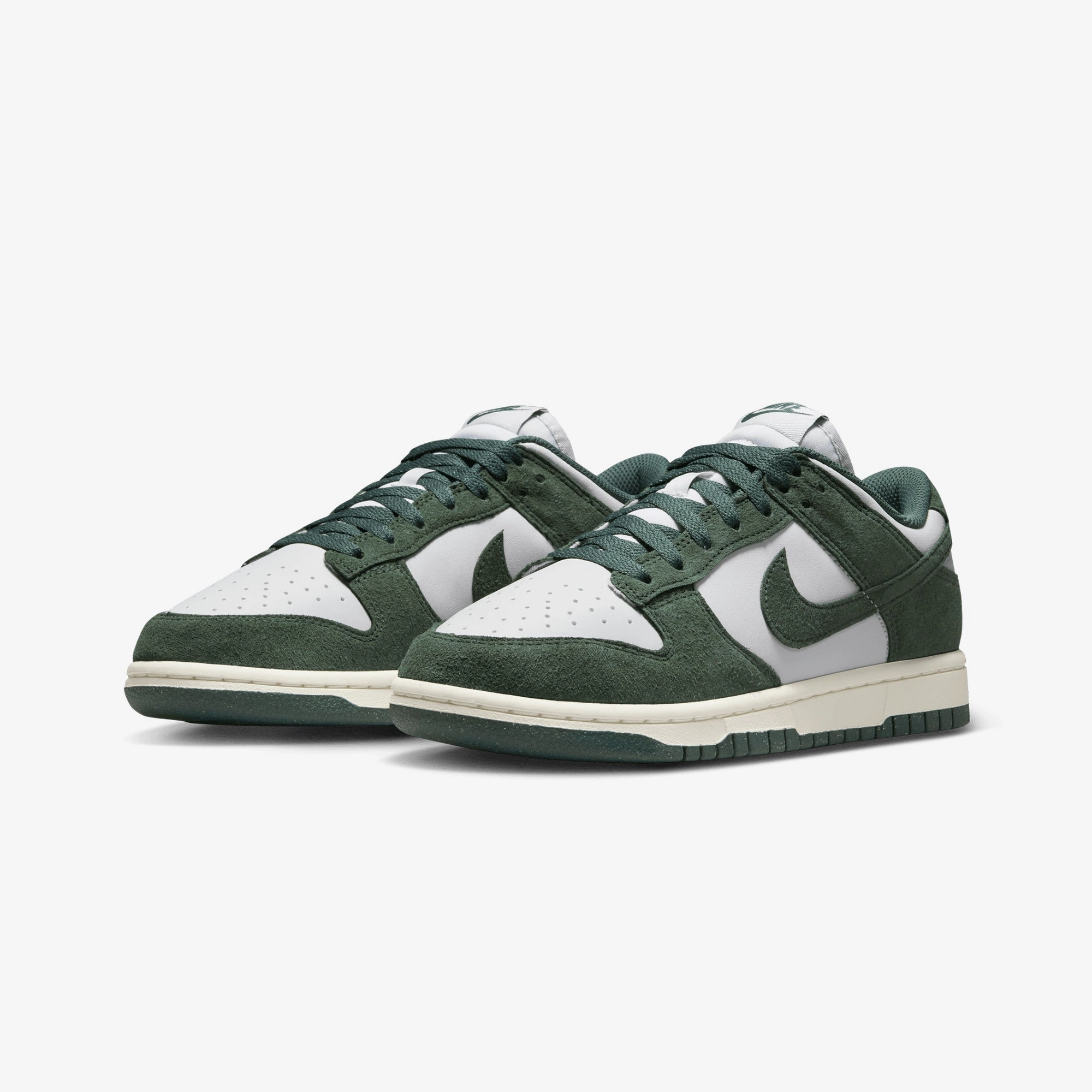 NIKE | DUNK LOW { PHOTON DUST/VINTAGE GREEN-SAIL-WHITE