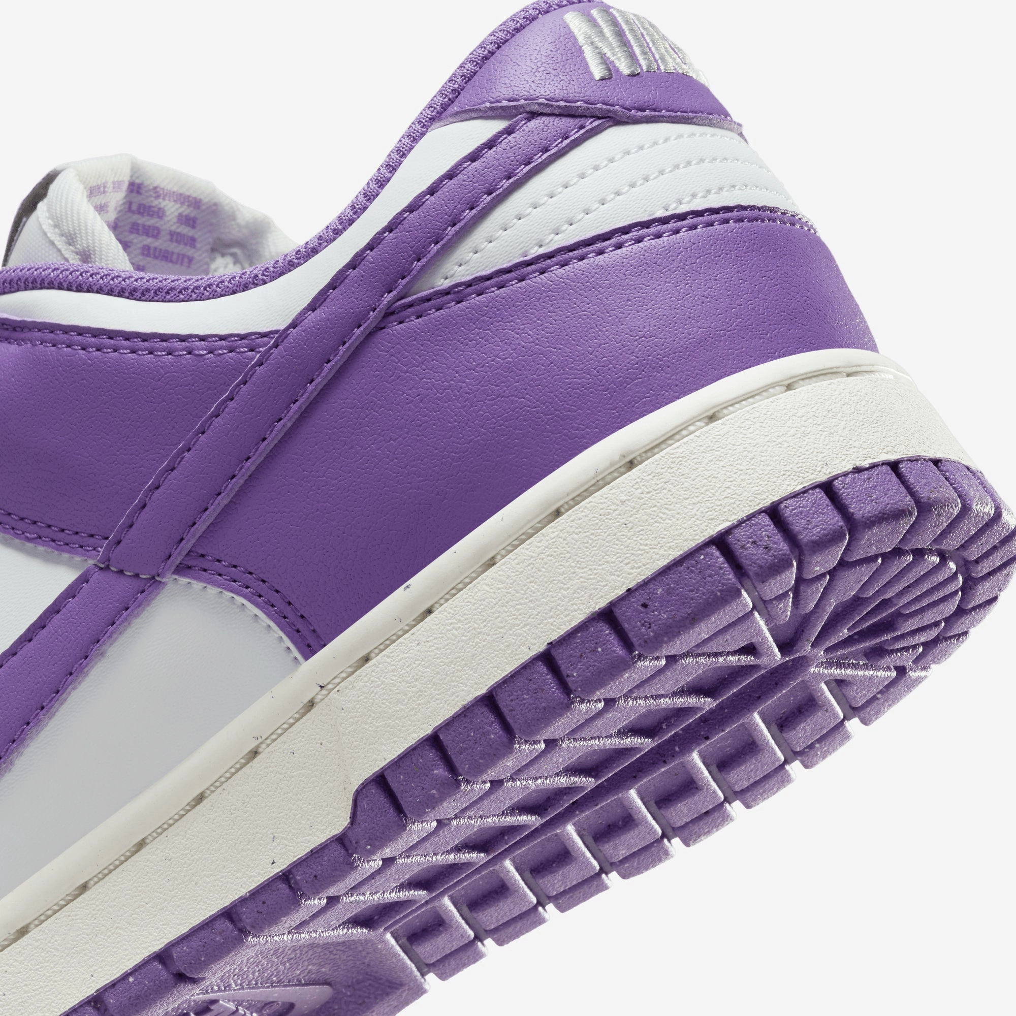 NIKE | DUNK LOW { SUMMIT WHITE/BLACK RASPBERRY