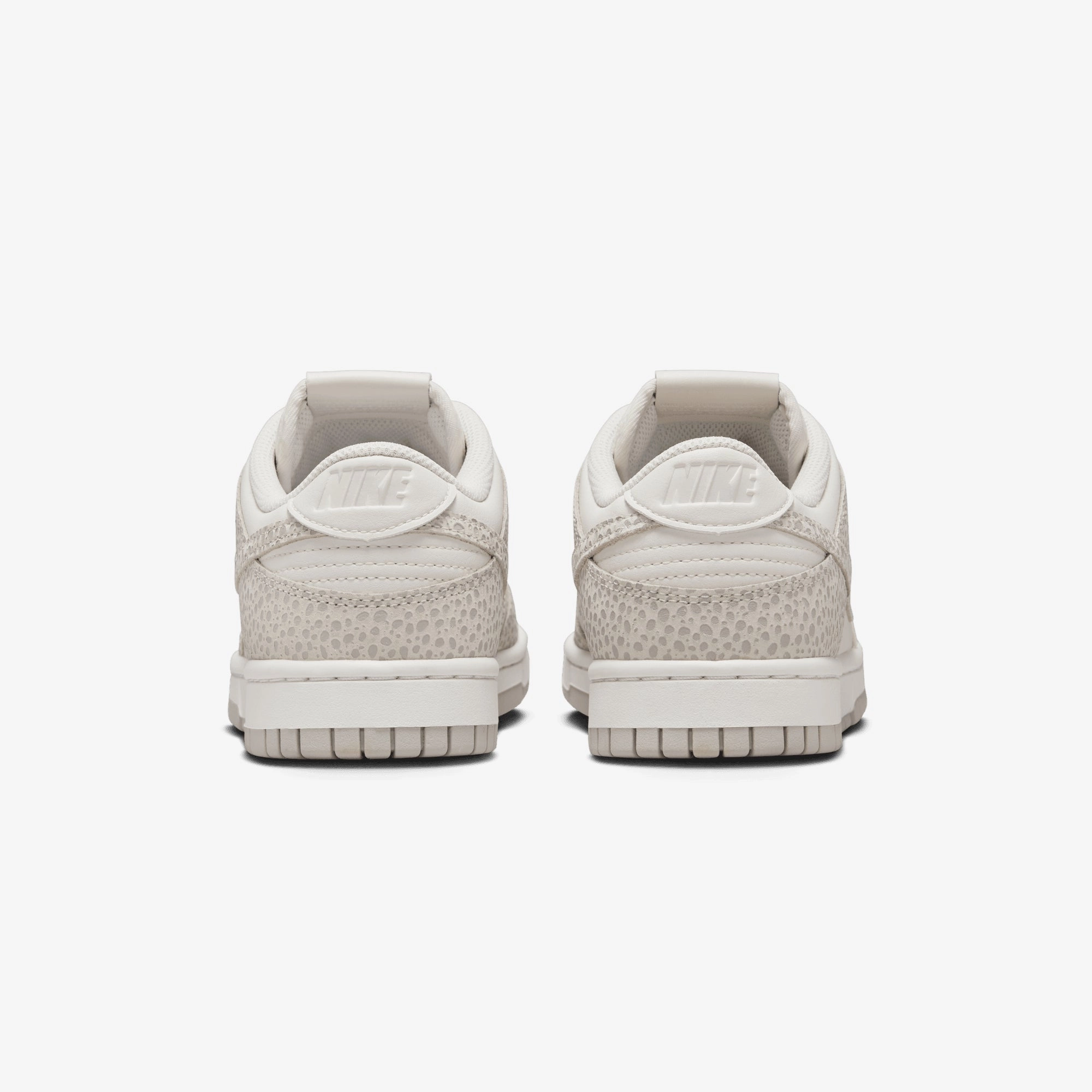 NIKE | DUNK LOW PREMIUM { PHANTOM/PHOTON DUST-LT SMOKE GREY