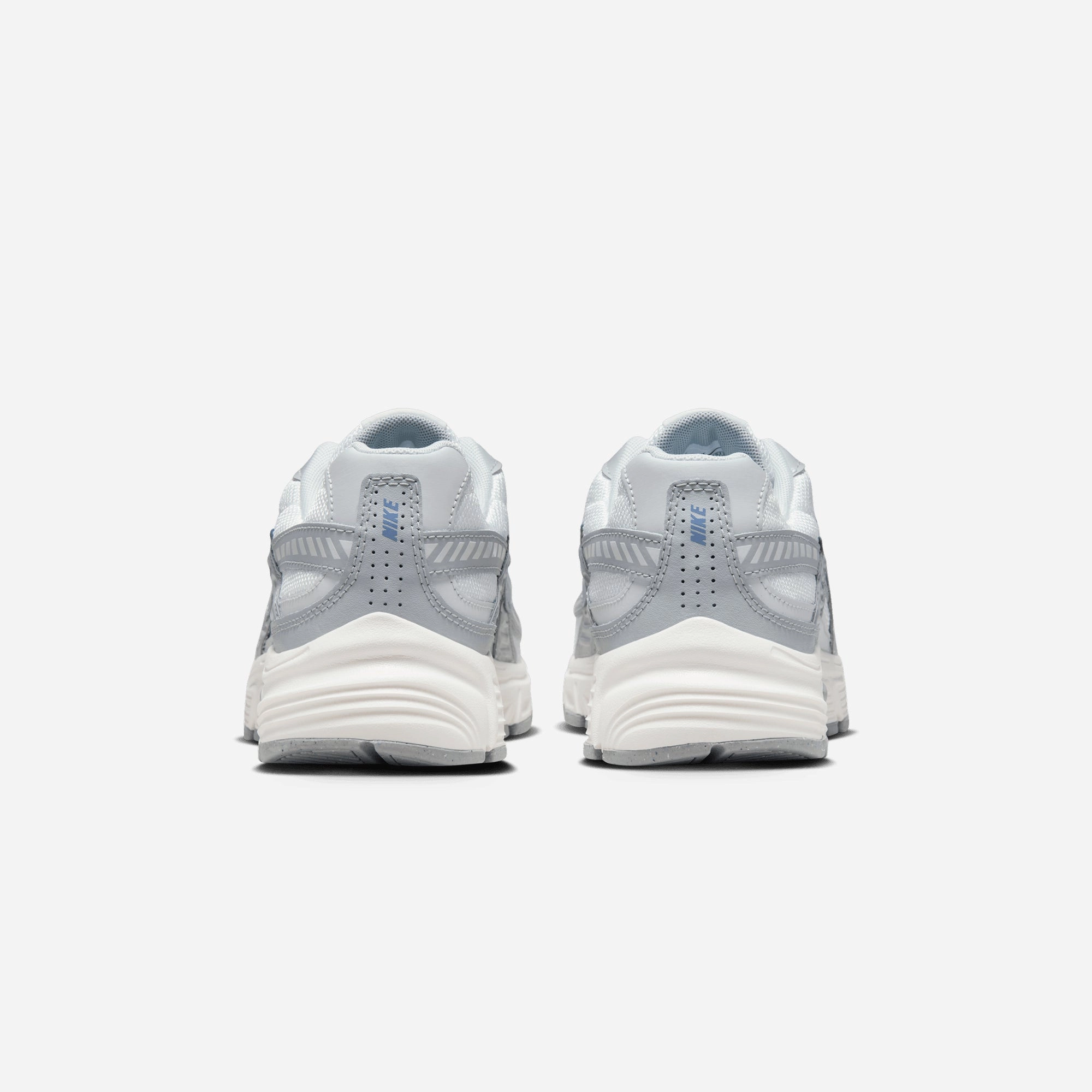 NIKE | INITIATOR { SUMMIT WHITE/ASHEN SLATE-LT SMOKE GREY