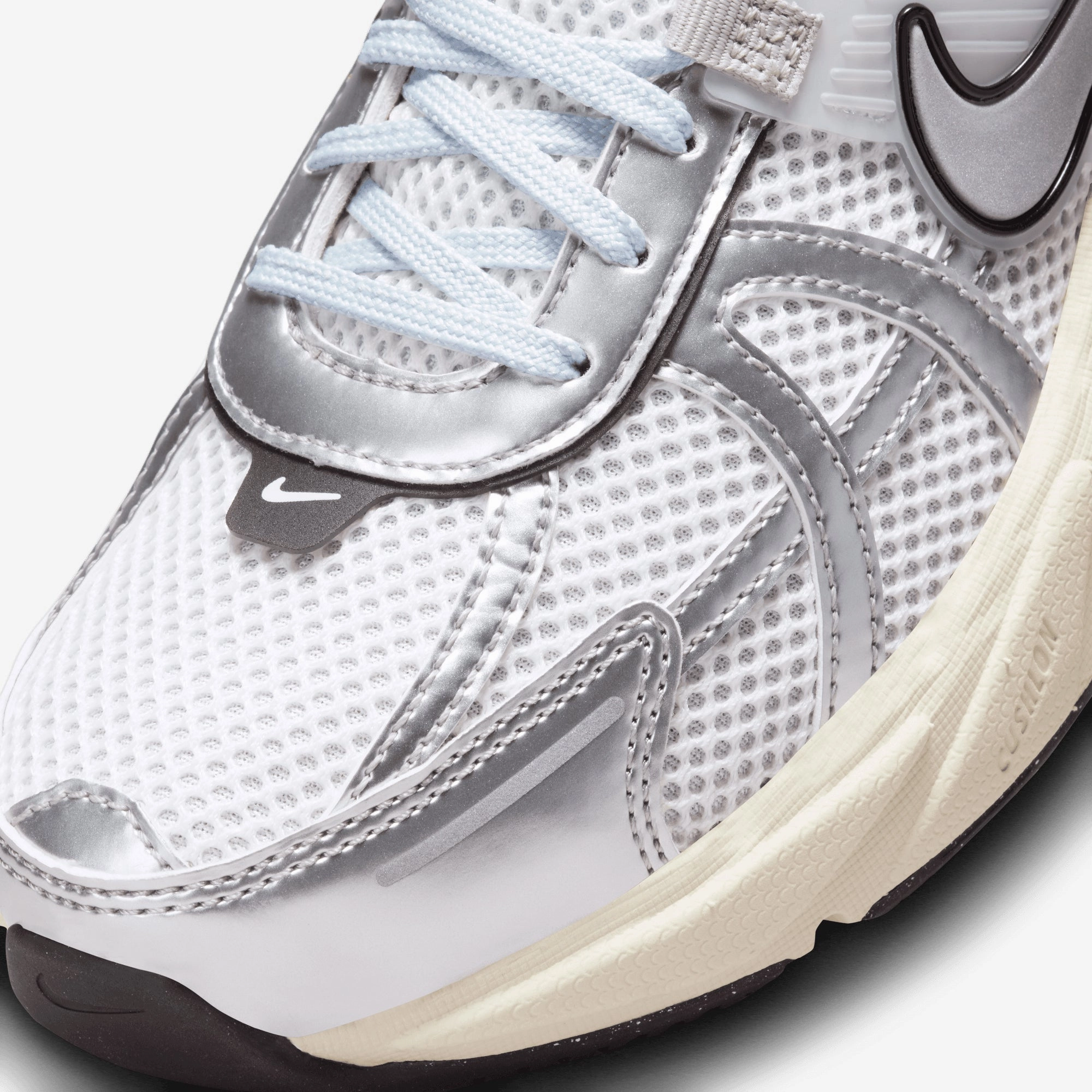 NIKE | V2K RUN { SUMMIT WHITE/METALLIC SILVER