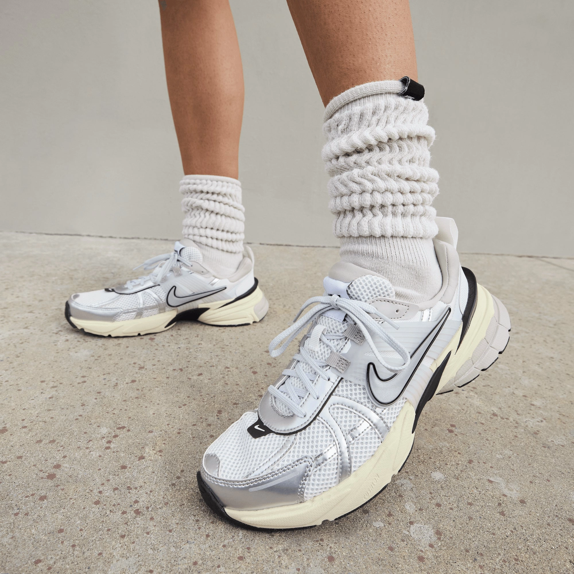 NIKE | V2K RUN { SUMMIT WHITE/METALLIC SILVER