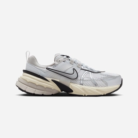 NIKE | V2K RUN { SUMMIT WHITE/METALLIC SILVER