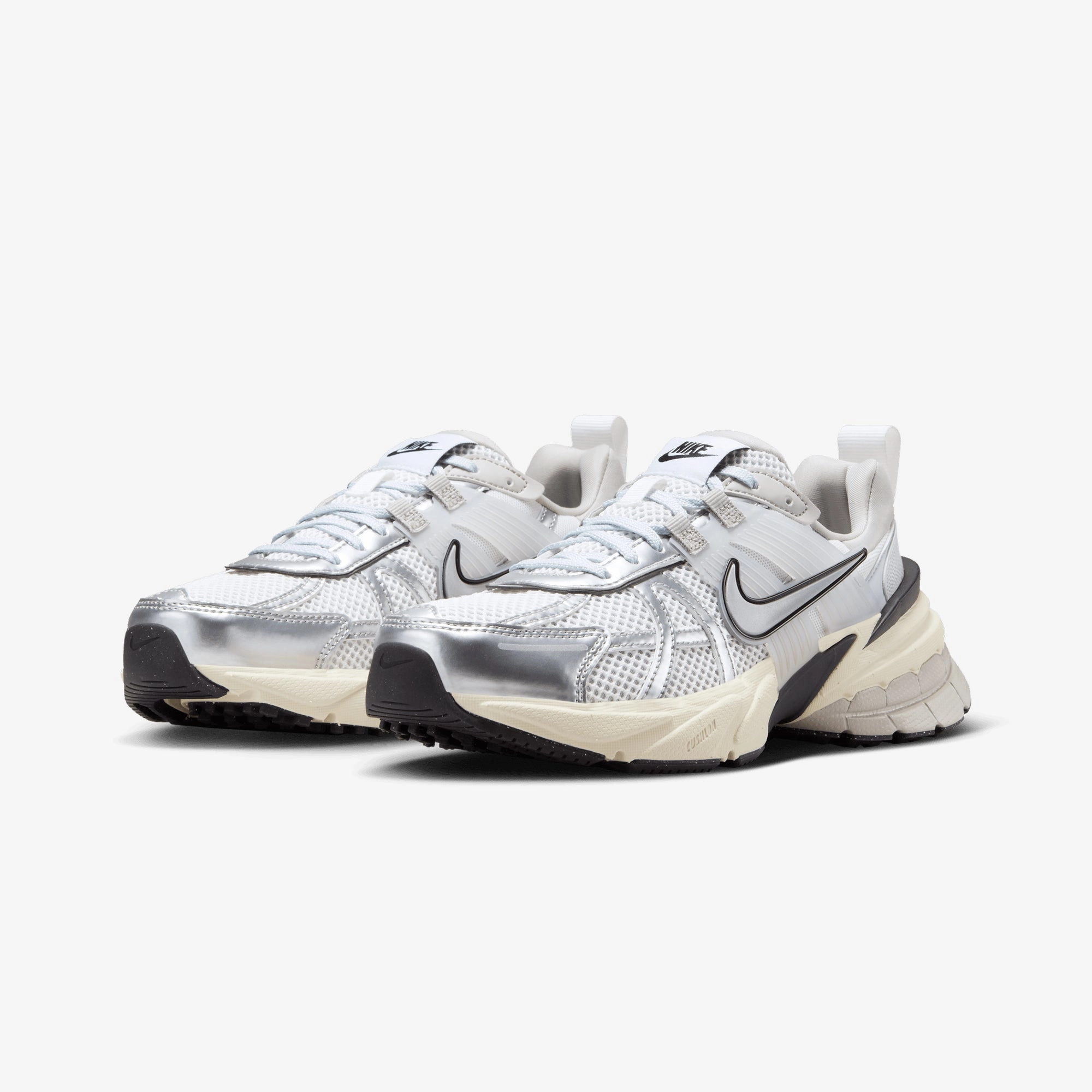 NIKE | V2K RUN { SUMMIT WHITE/METALLIC SILVER