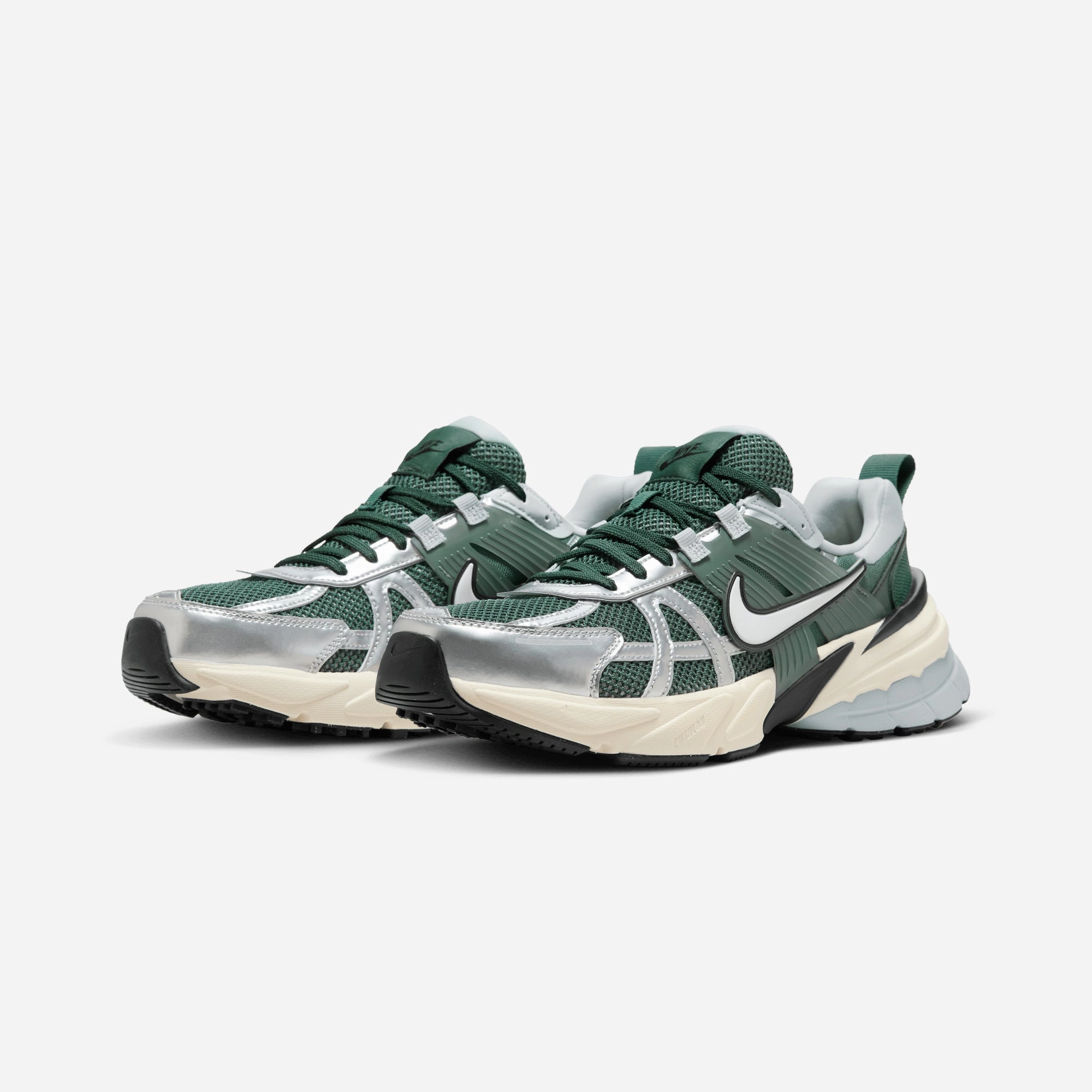 Nike | V2K RUN  { VINTAGE GREEN/VINTAGE GREEN