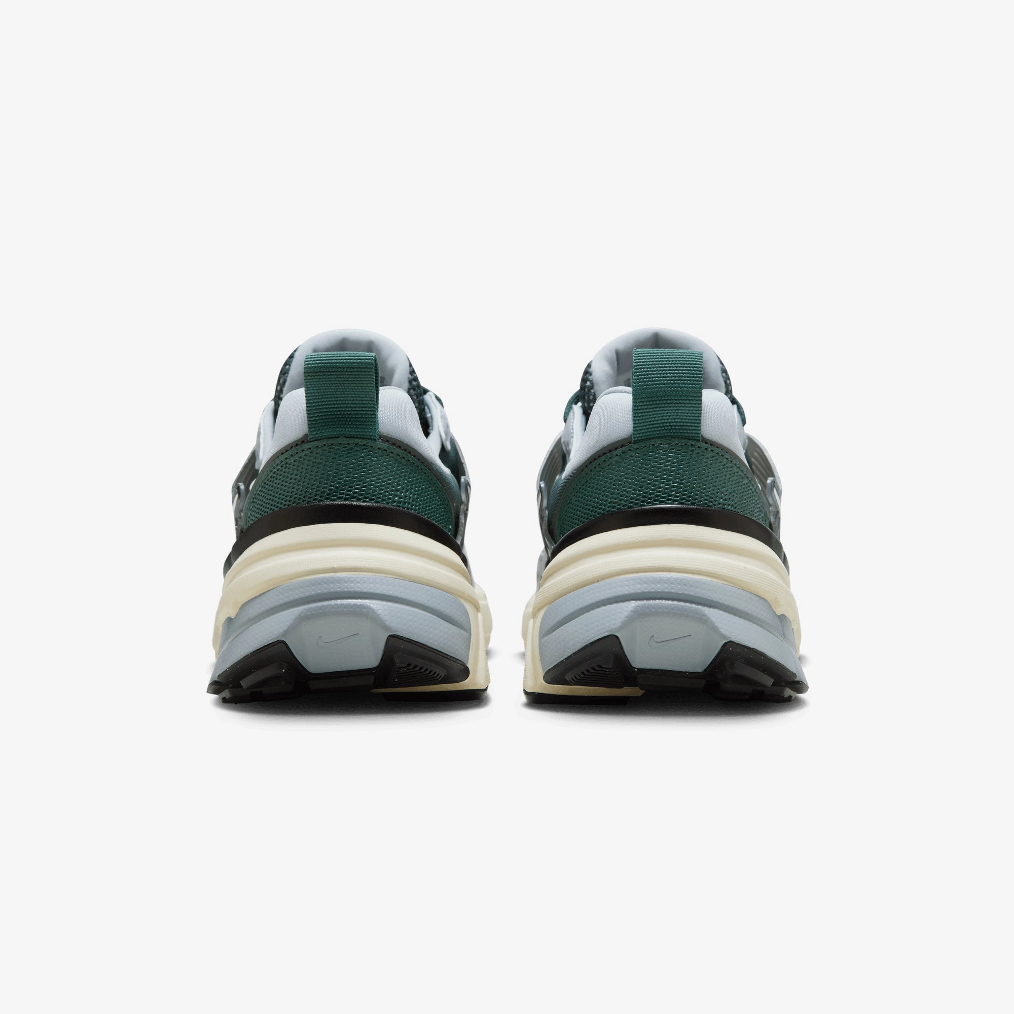 Nike | V2K RUN  { VINTAGE GREEN/VINTAGE GREEN