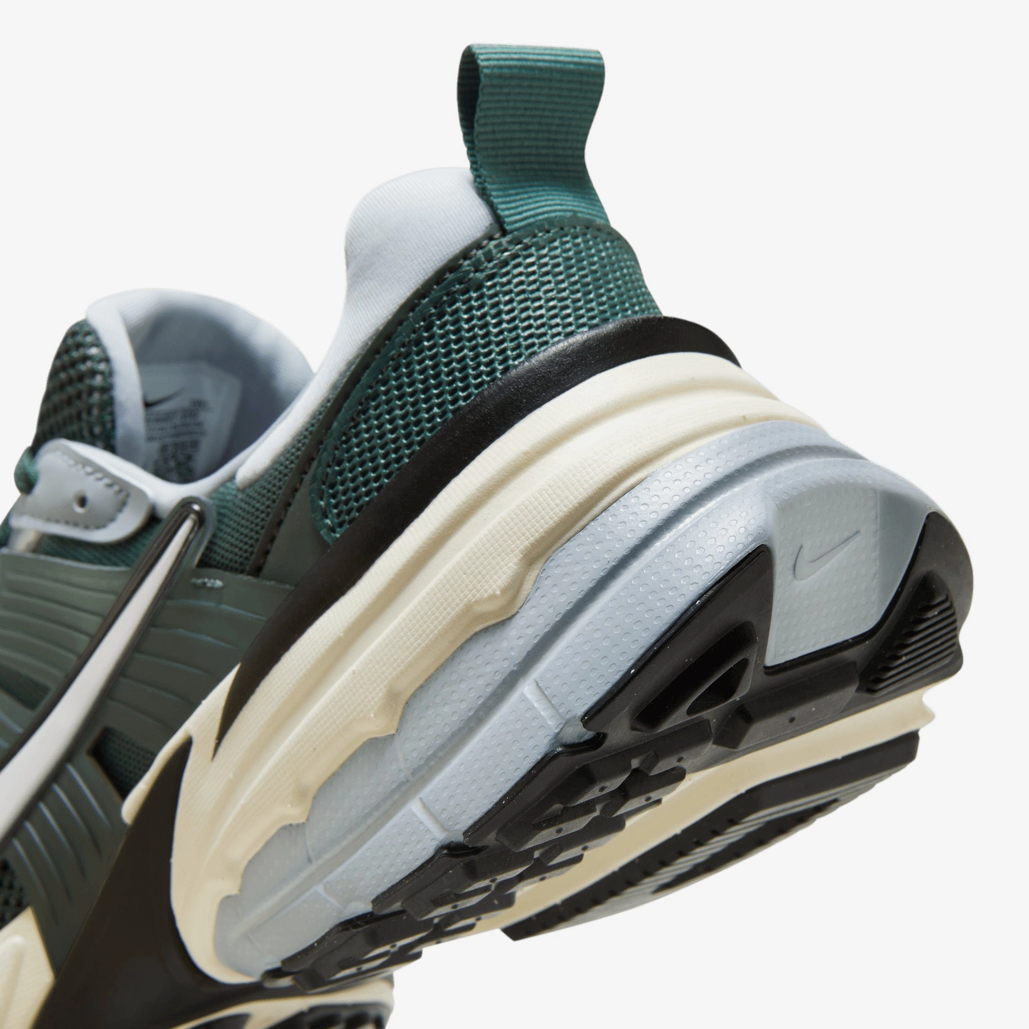 Nike | V2K RUN  { VINTAGE GREEN/VINTAGE GREEN